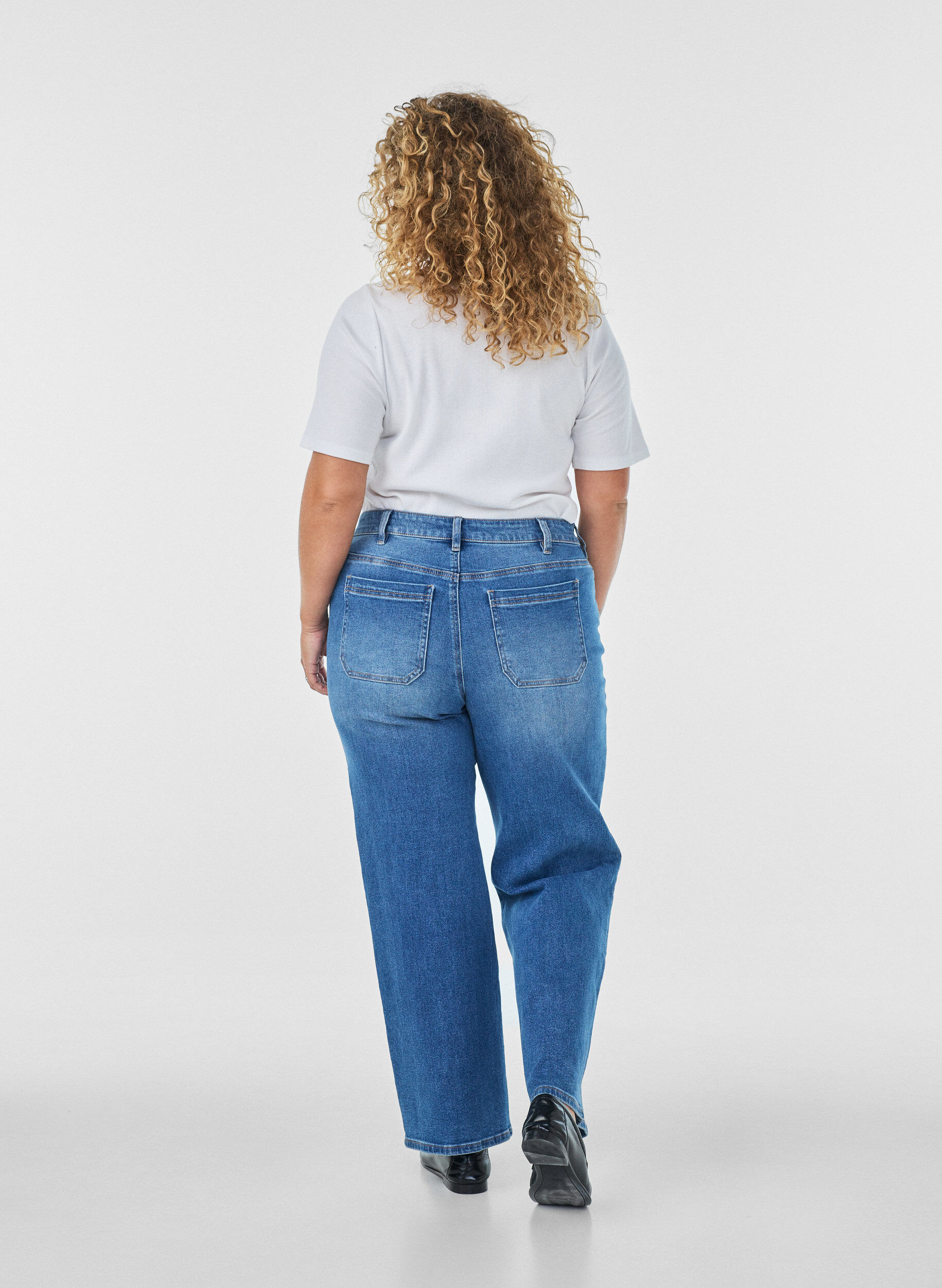 ZizzifashionStraight jeans with a lightly distressed look, Light Blue, Model image number 1