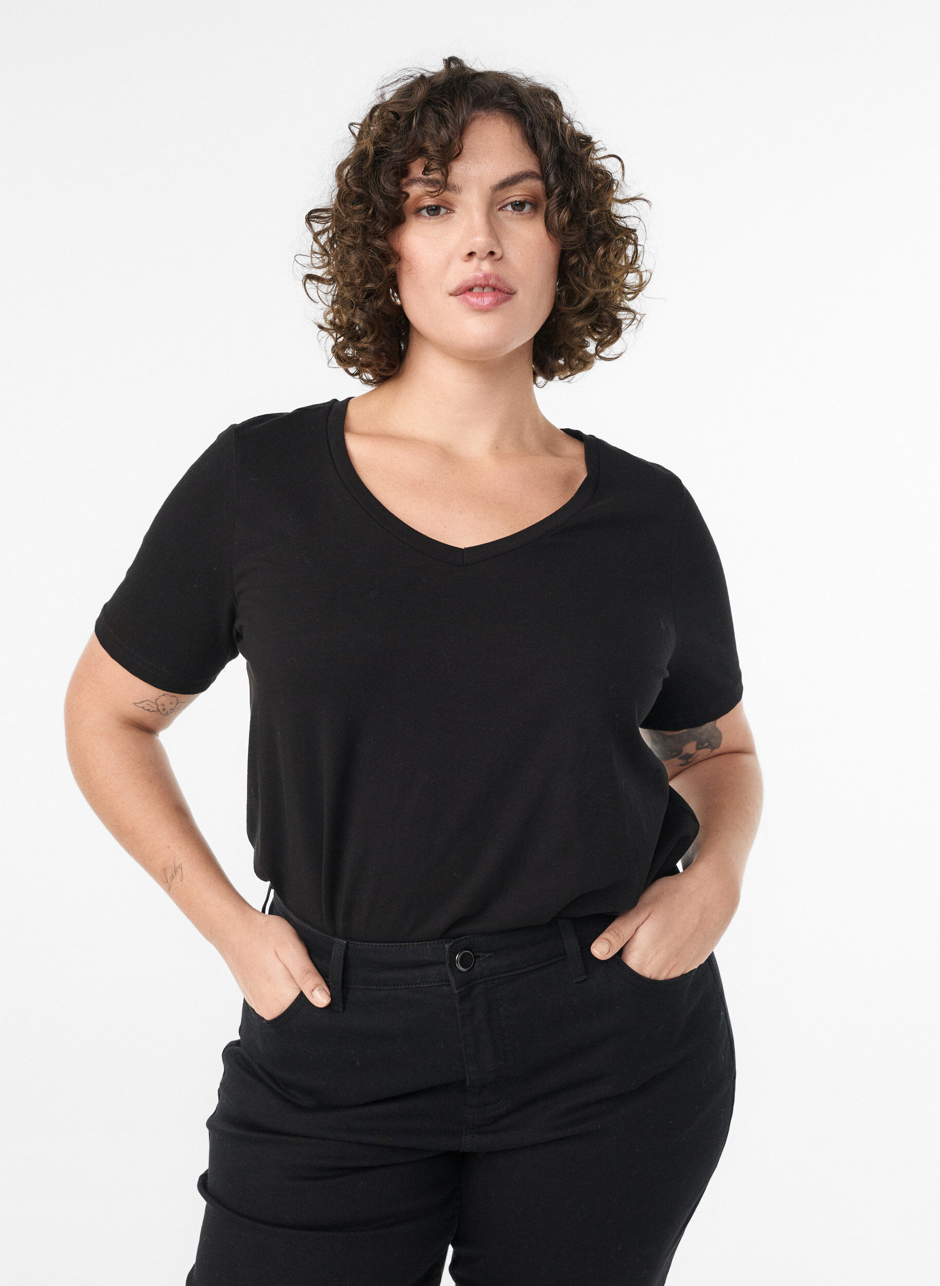 Basic plain cotton t-shirt, Black, Model