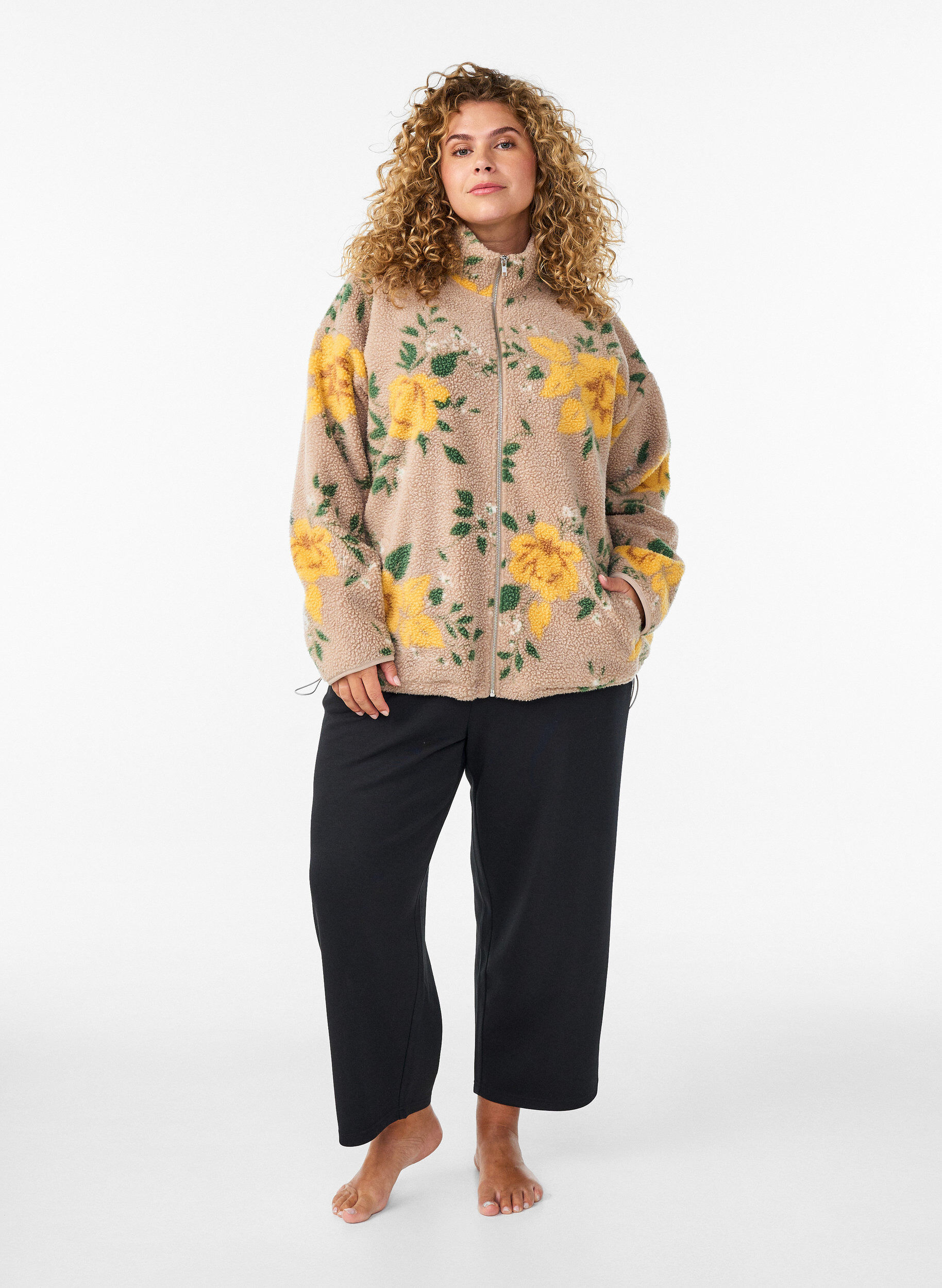 Zizzifashion Floral fleece jacket with a high neck and zip, Beige, Model image number 1