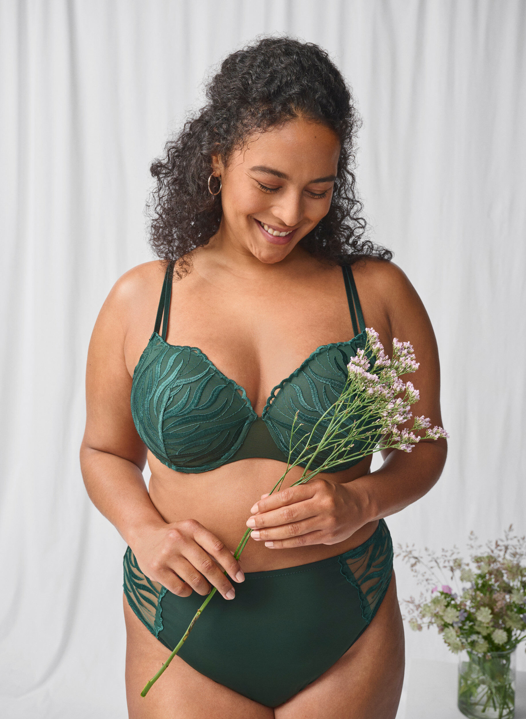Zizzifashion Moulded bra with embroidery, Green, Image image number 0