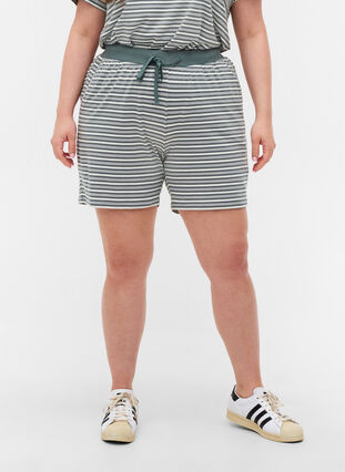 Loose Cotton Shorts with Stripes, Balsam Green w.Egret, Model image number 2