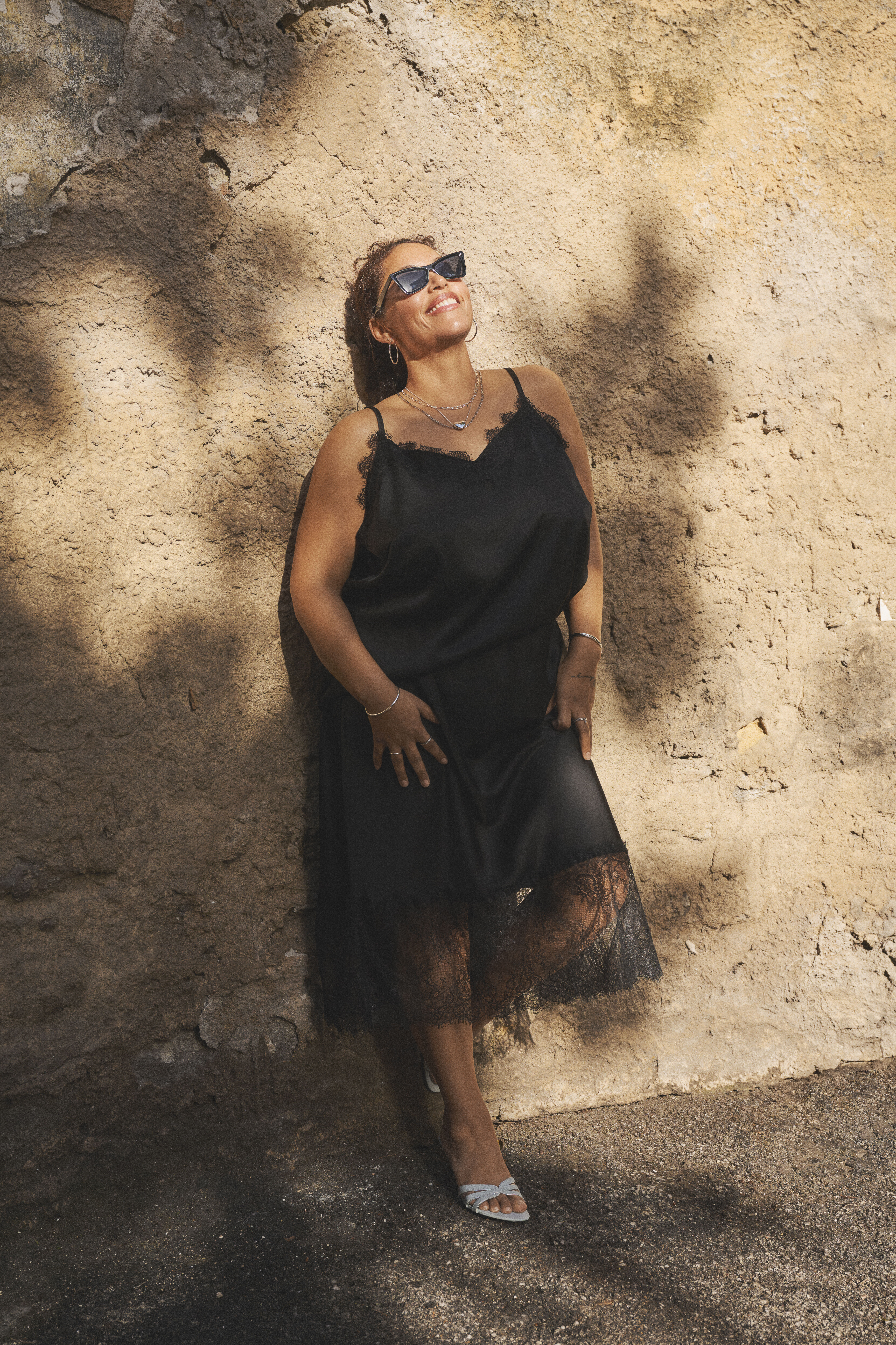 Zizzifashion Satin look with lace edging, , Model