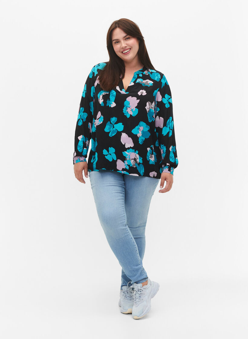 Long-sleeved viscose blouse with print, Blue AOP, Model image number 3