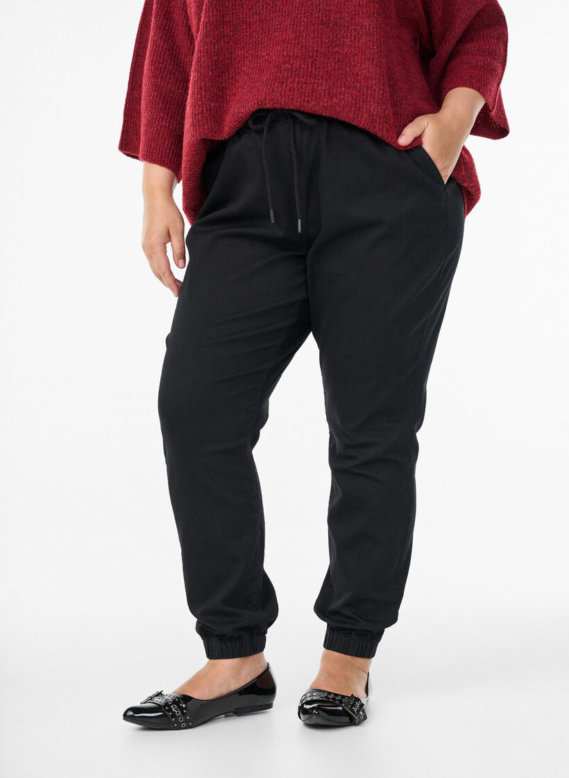 Denim joggers with pockets, Black, Model image number 2