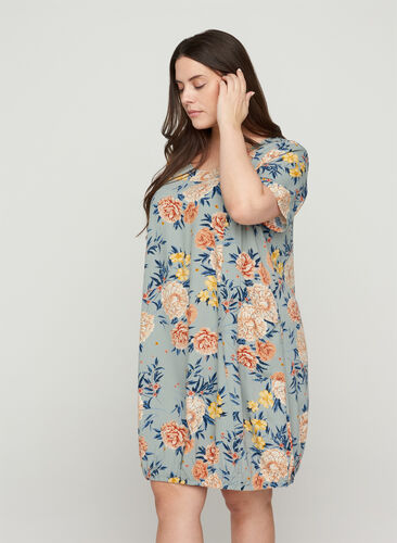 Short-sleeved viscose dress with print, Light Blue Flower, Model image number 0