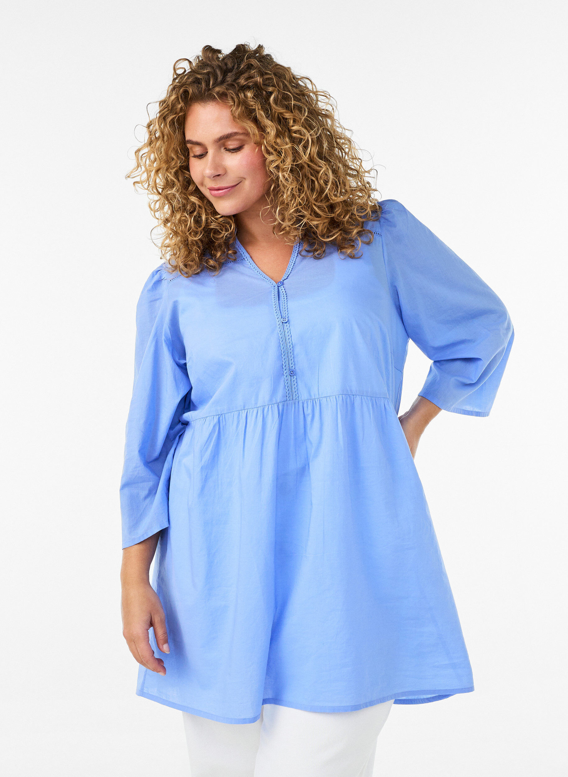 Zizzifashion Cotton tunic with a V-neck and crochet trim, Blue, Model image number 0