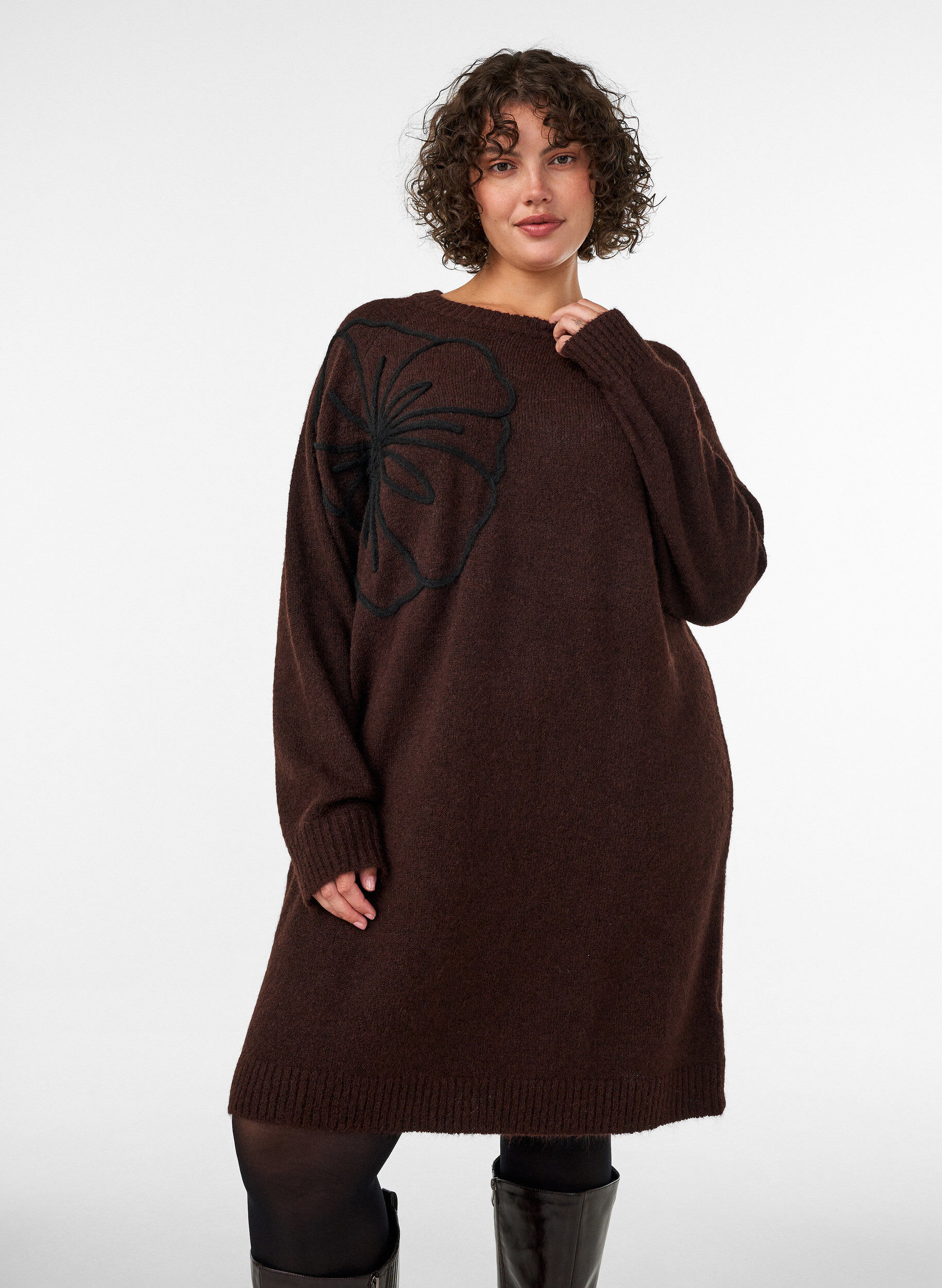 ZizzifashionJumper dress with large flower appliqu&eacute;, Brown, Model image number 0