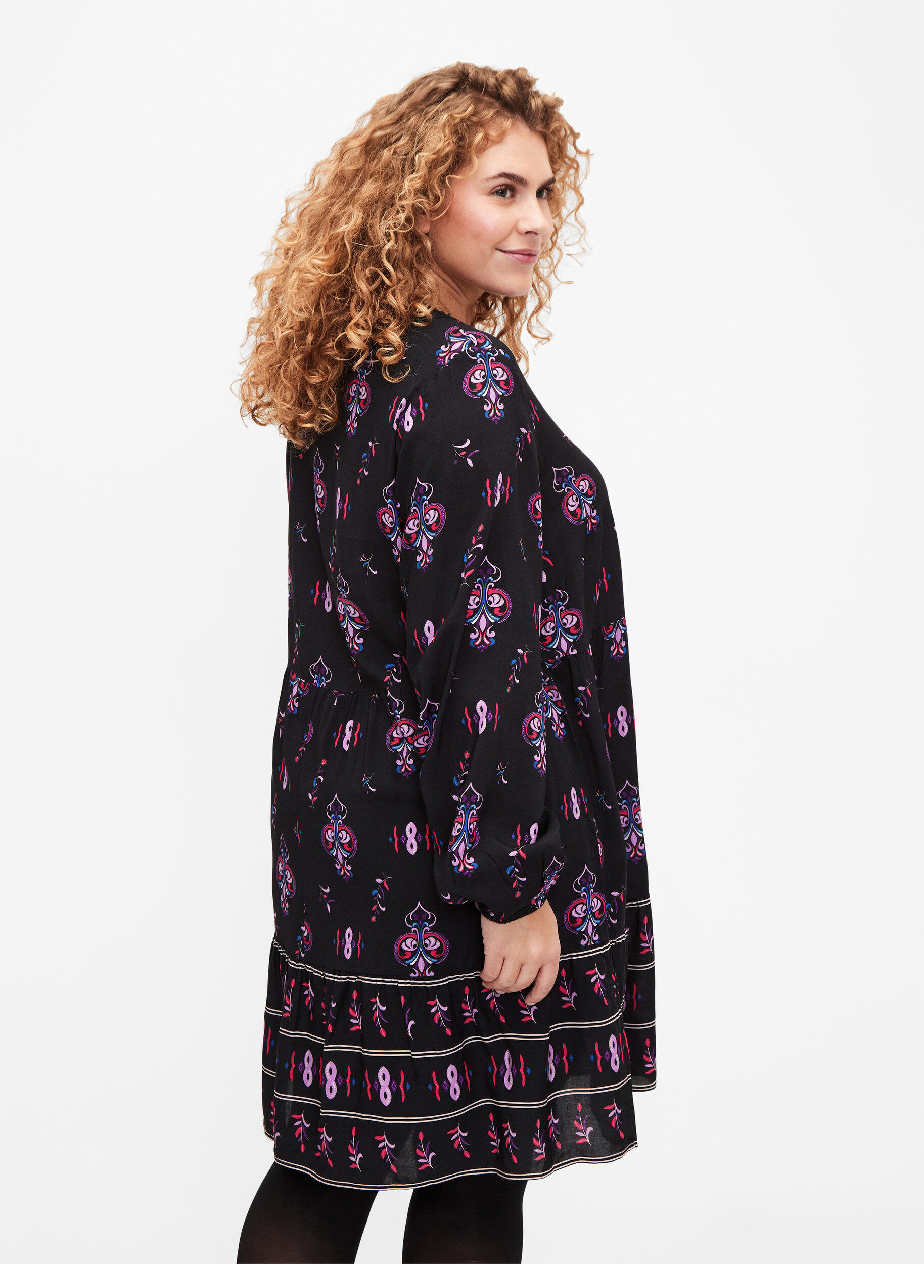 Zizzifashion Long sleeve viscose dress with print, Black Pink AOP, Model image number 1