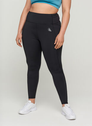 Cropped exercise tights with pocket, Black, Model image number 0