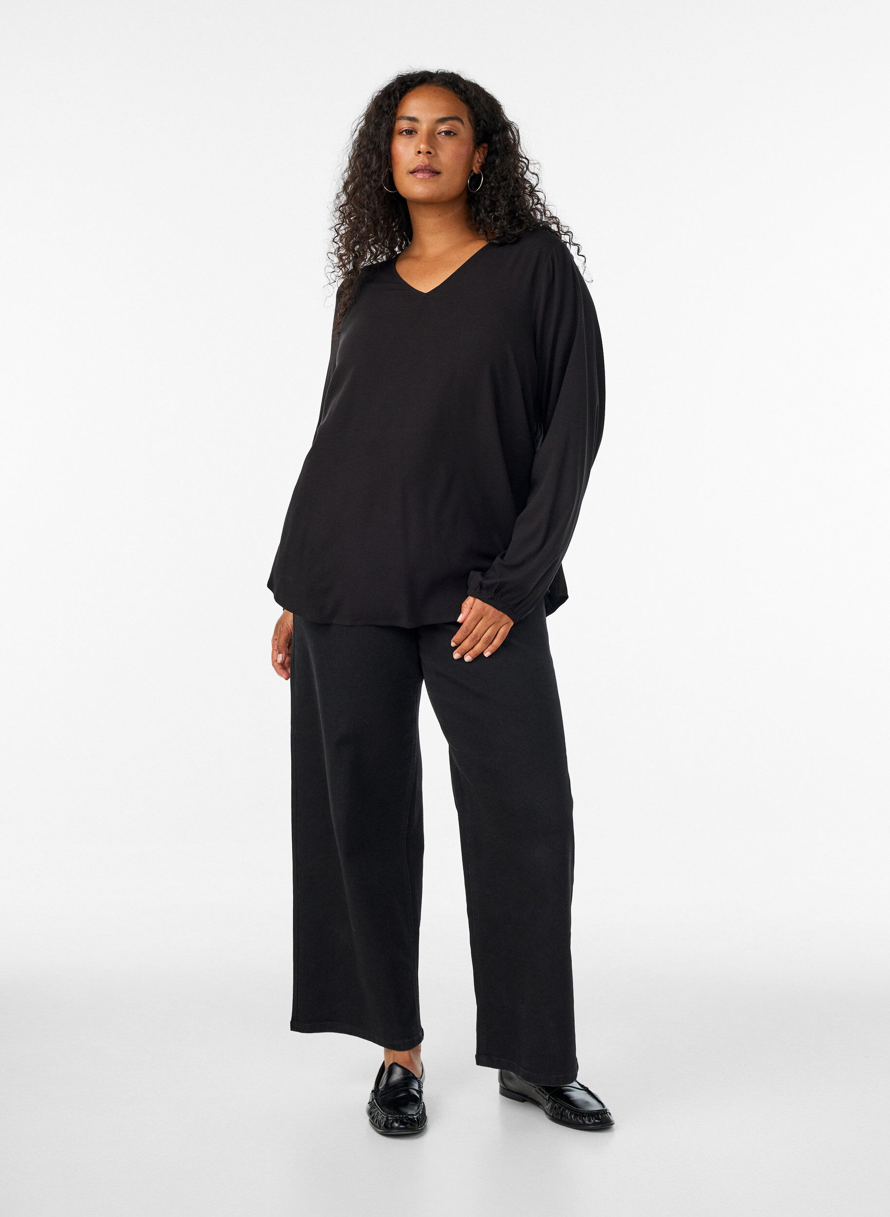 ZizzifashionViscose blouse with a V-neck and long sleeves, Black, Model image number 1