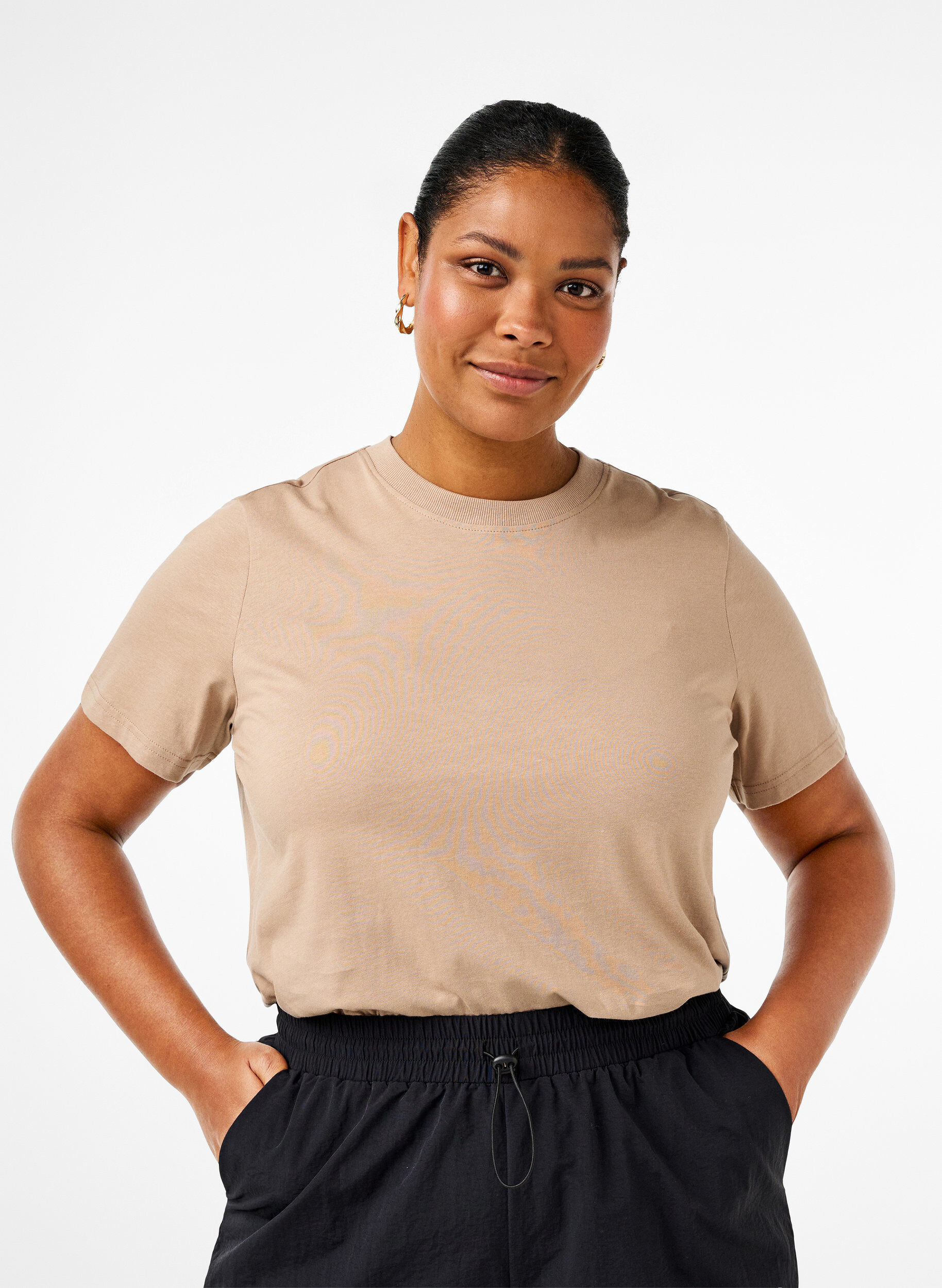 Basic cotton T-shirt with round neck, Beige, Model