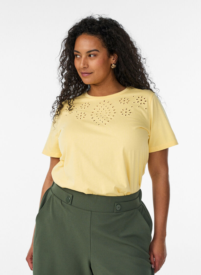 Organic cotton T-shirt with eyelet embroidery, Yellow, Model image number 0