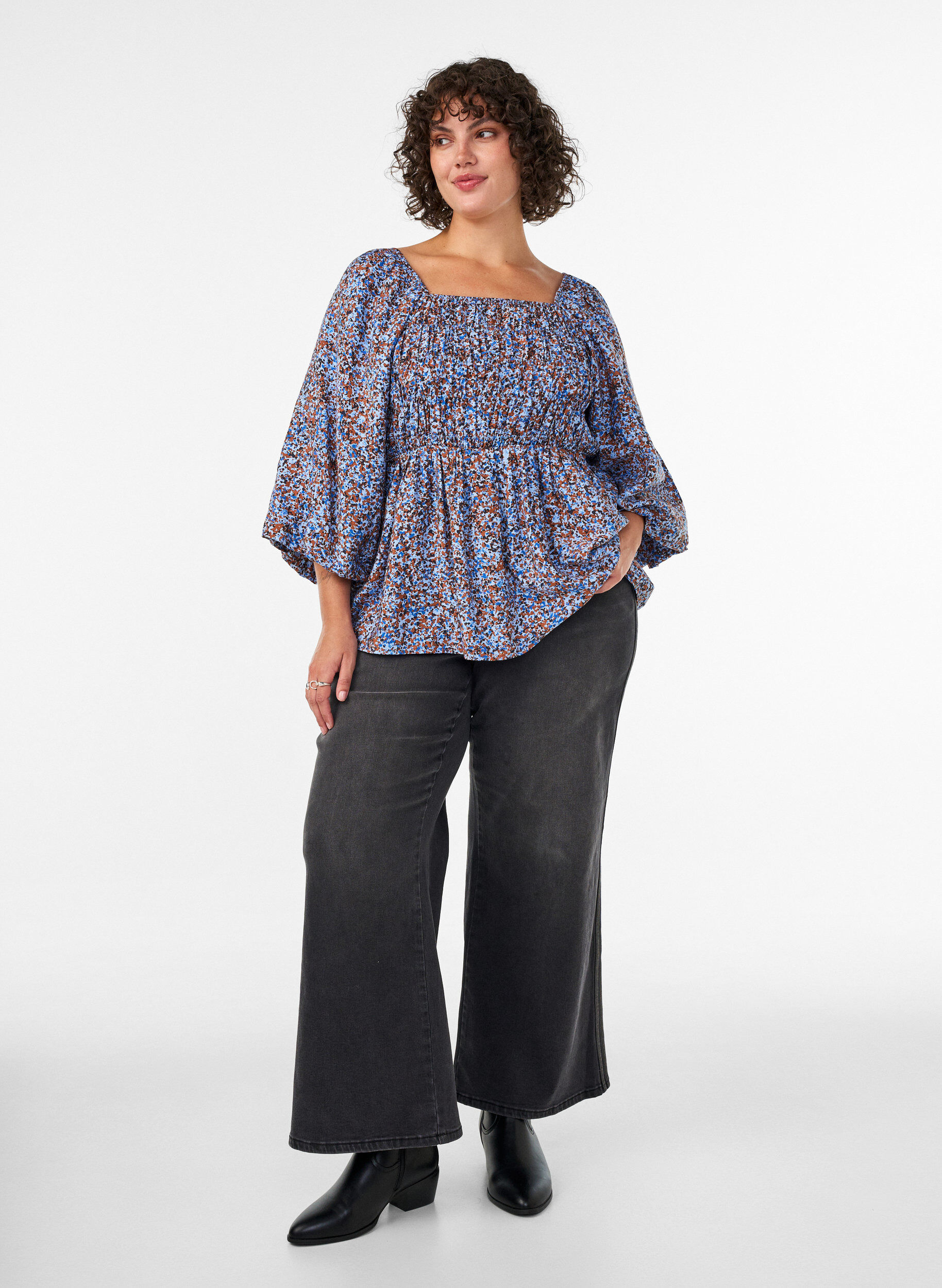 ZizzifashionBlouse with smock and square neckline, Light Blue, Model image number 1
