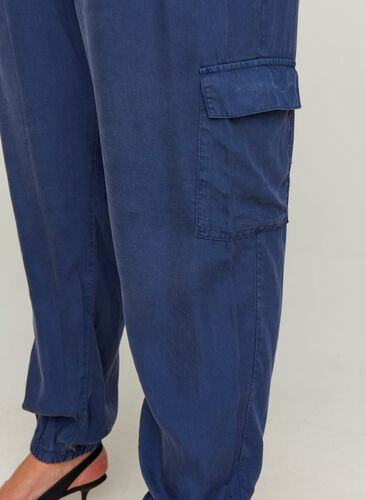 Lyocell trousers with large pockets, Dark Denim, Model image number 1