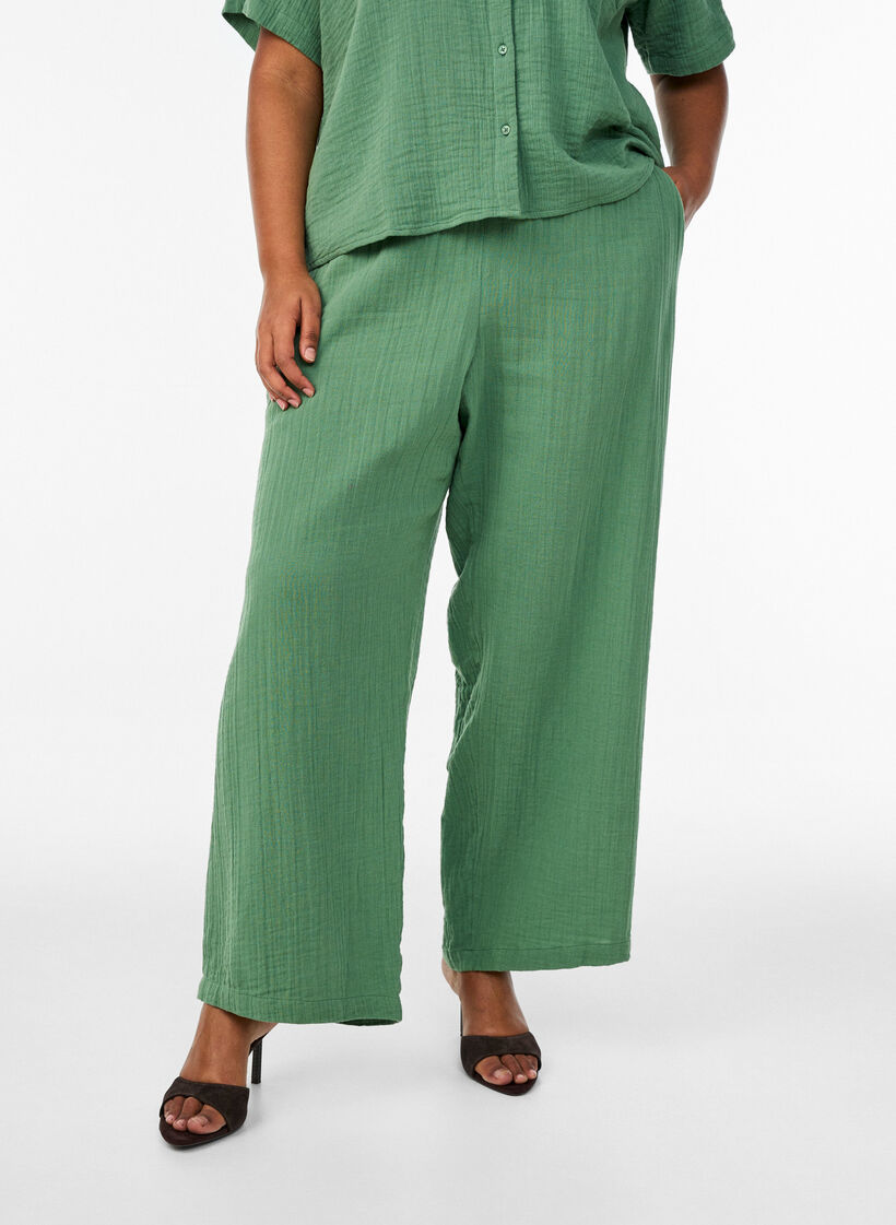 High-waisted cotton muslin trousers with loose legs, Green, Model image number 2