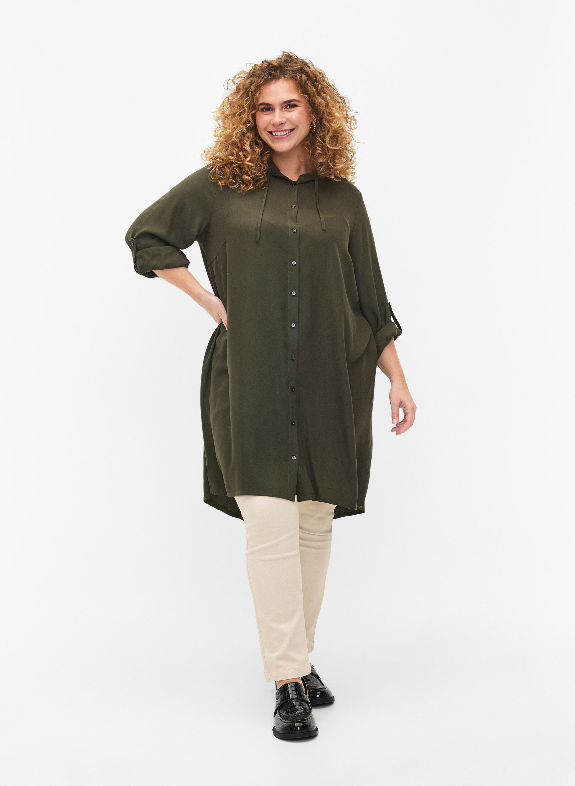 Zizzifashion Shirt dress in viscose with hood and 3/4 sleeves, Thyme, Model image number 2