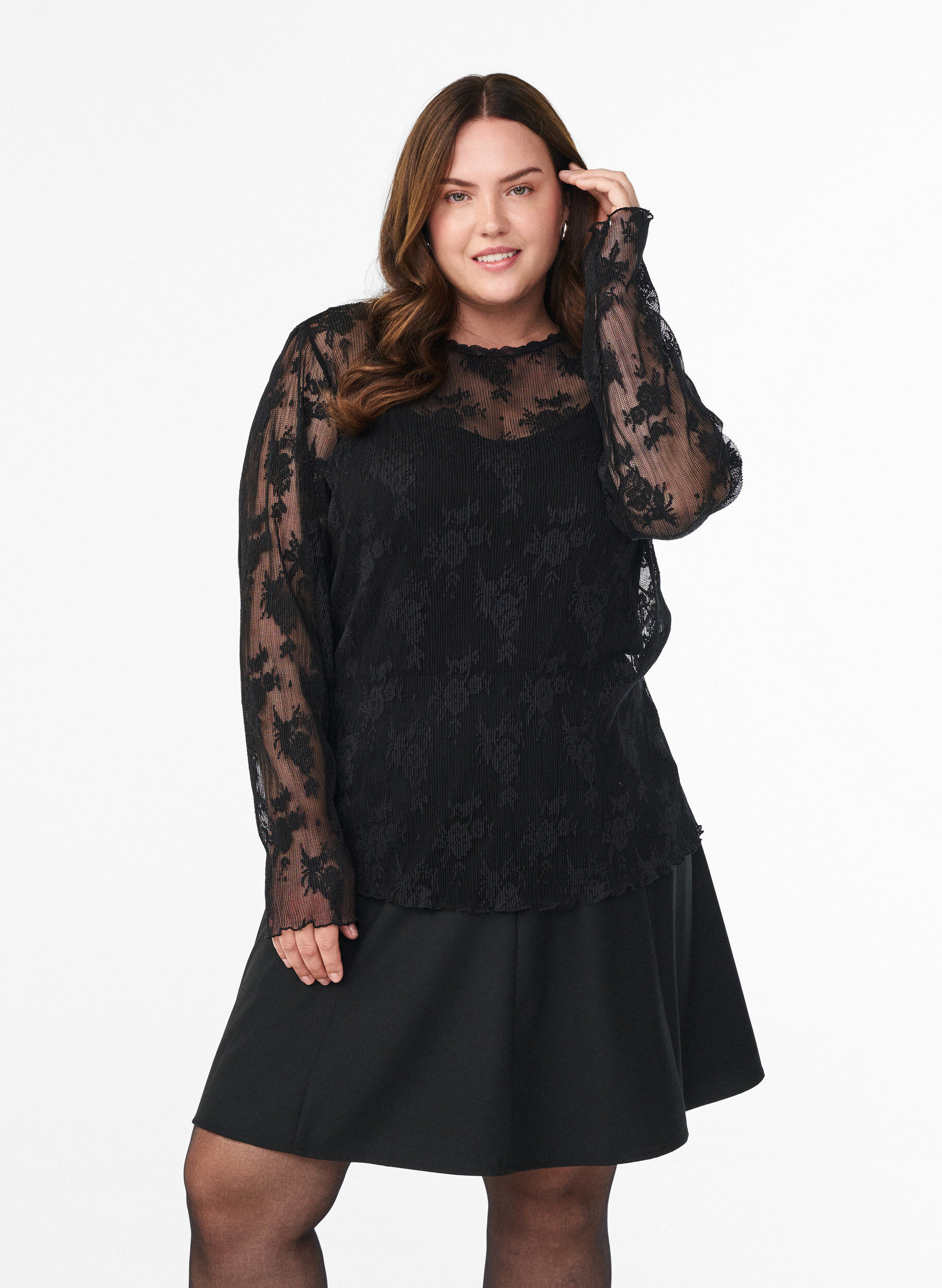 Long-sleeved mesh blouse with lace pattern, Black, Model