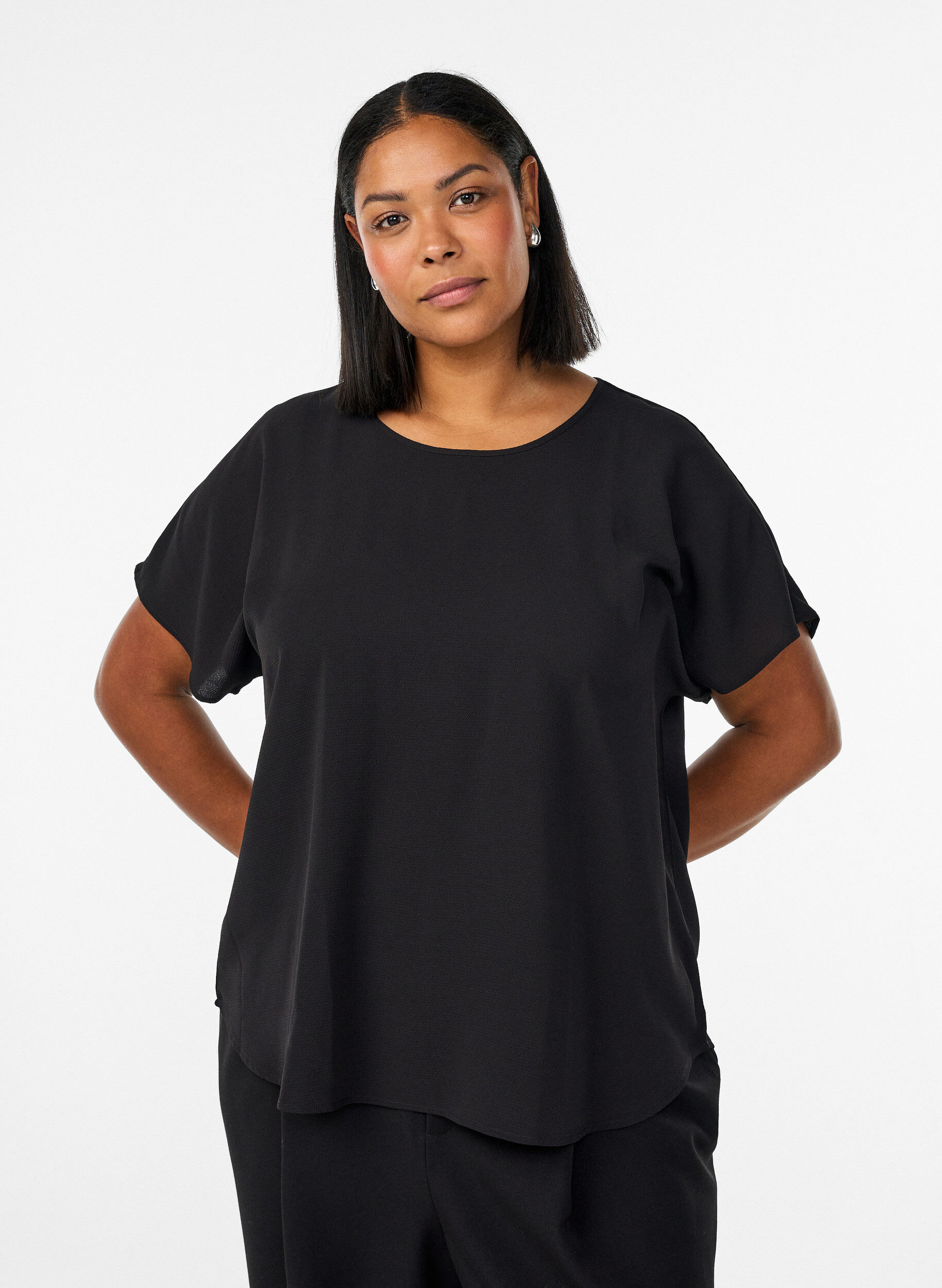 Blouse with short sleeves and a round neckline, Black, Model