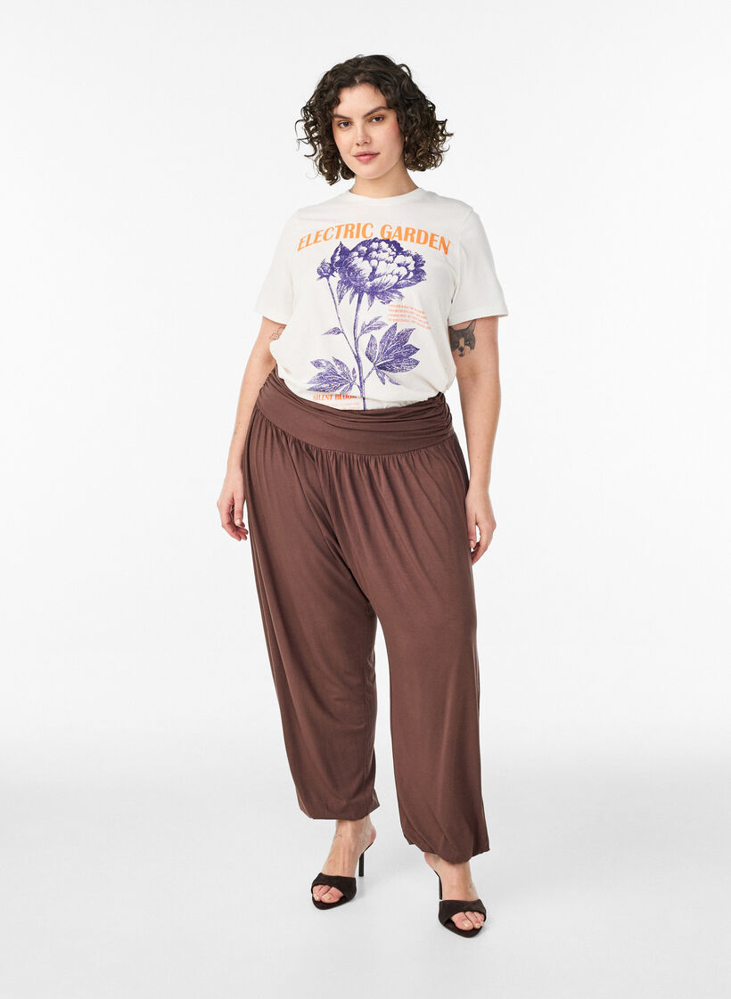 Loose-fitting harem trousers, Brown, Model image number 0