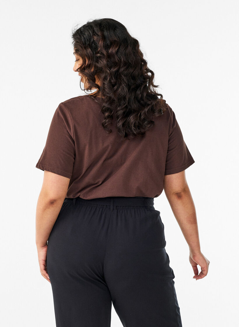 V-neck T-shirt, Brown, Model image number 2