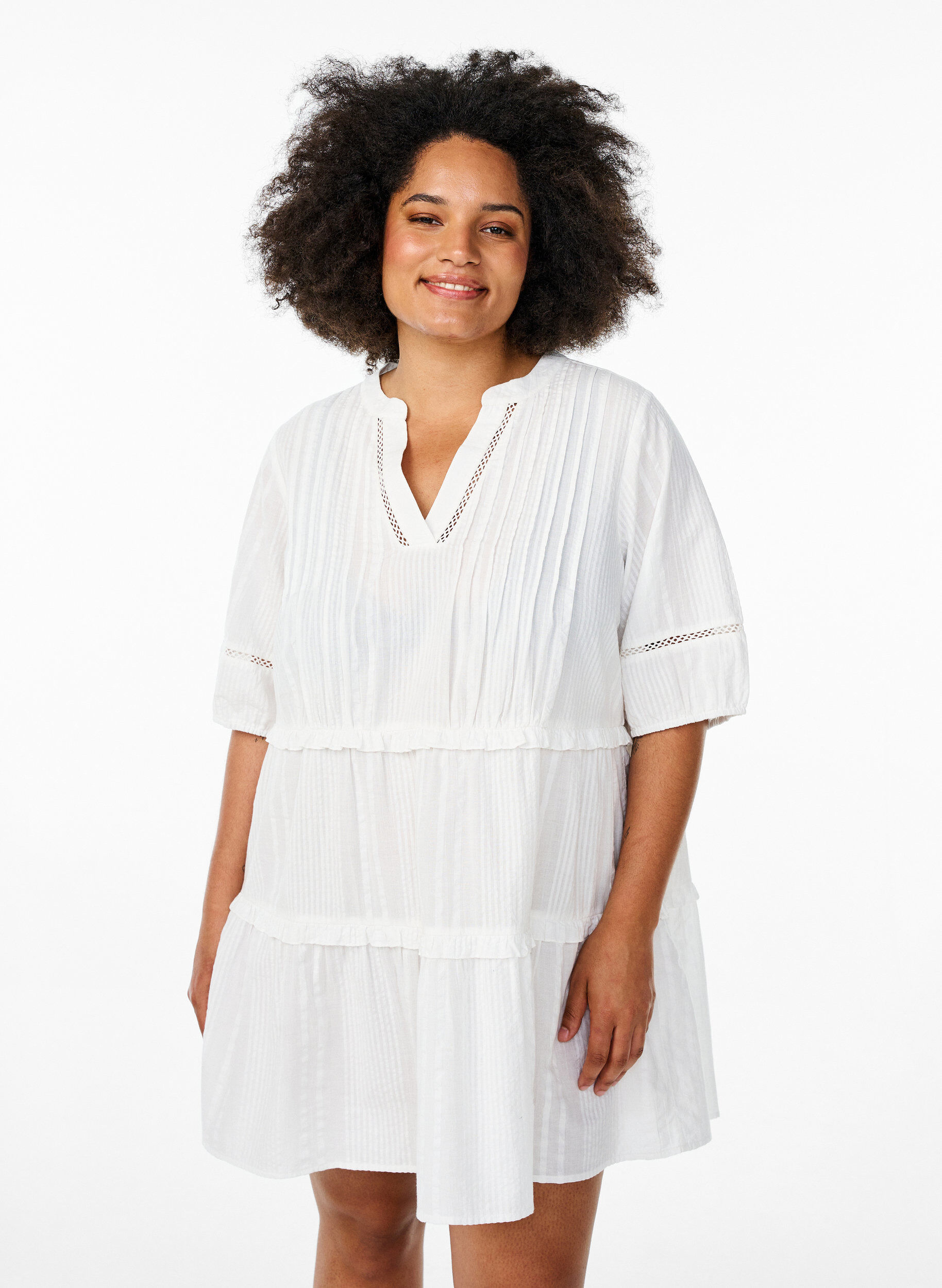 A-shape tunic with ruffles, White, Model