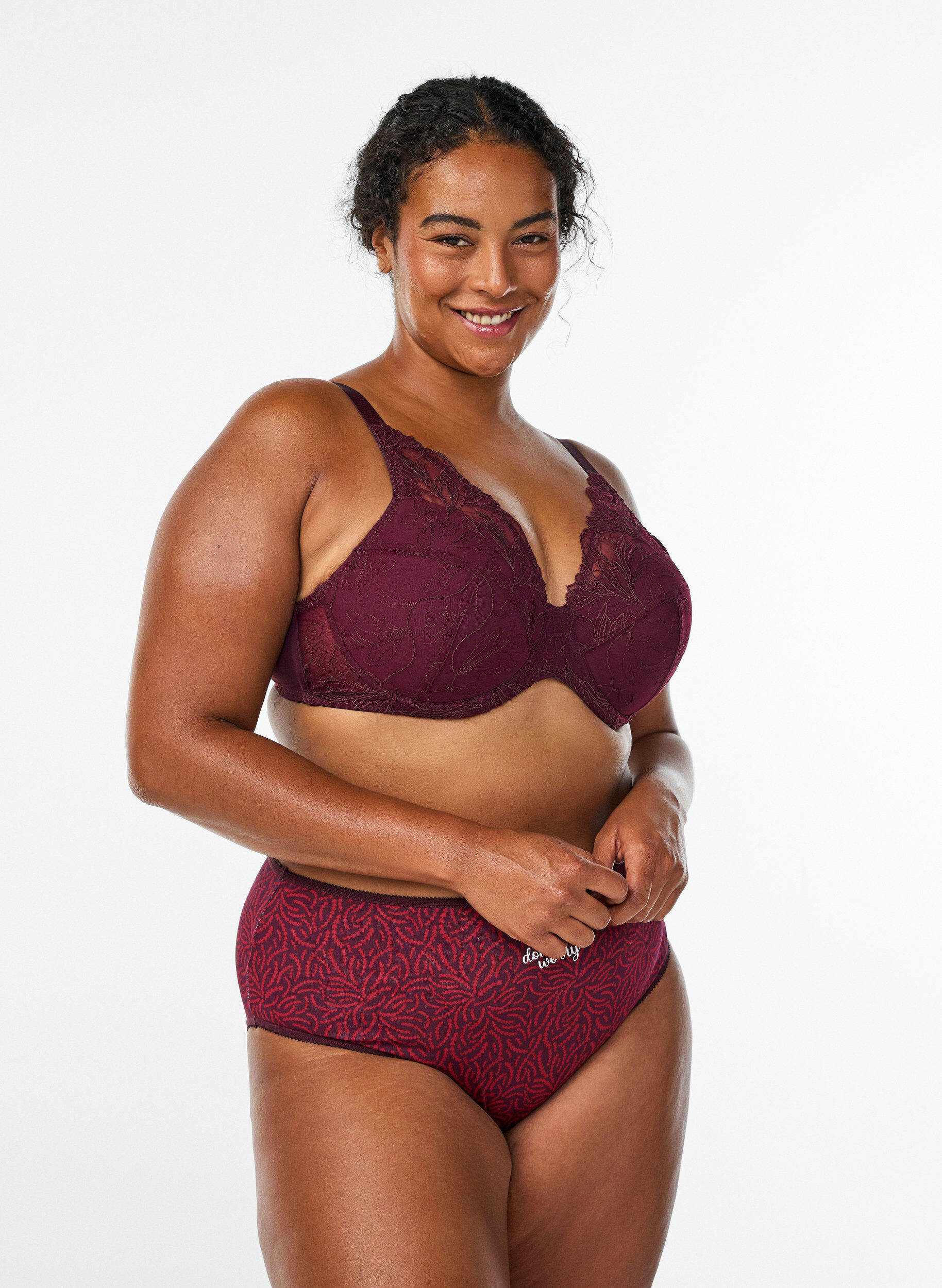 Zizzifashion Padded lace bra with underwire, Red, Model image number 1