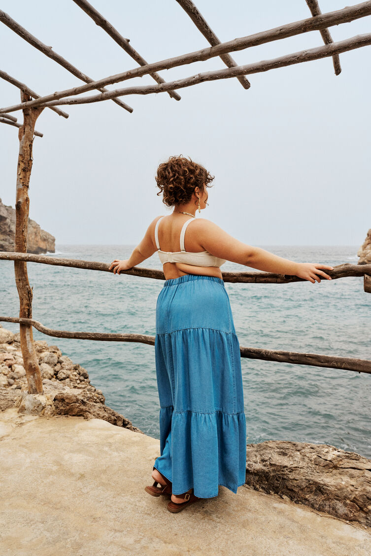 Bohemian in sea-blue tones, , Model