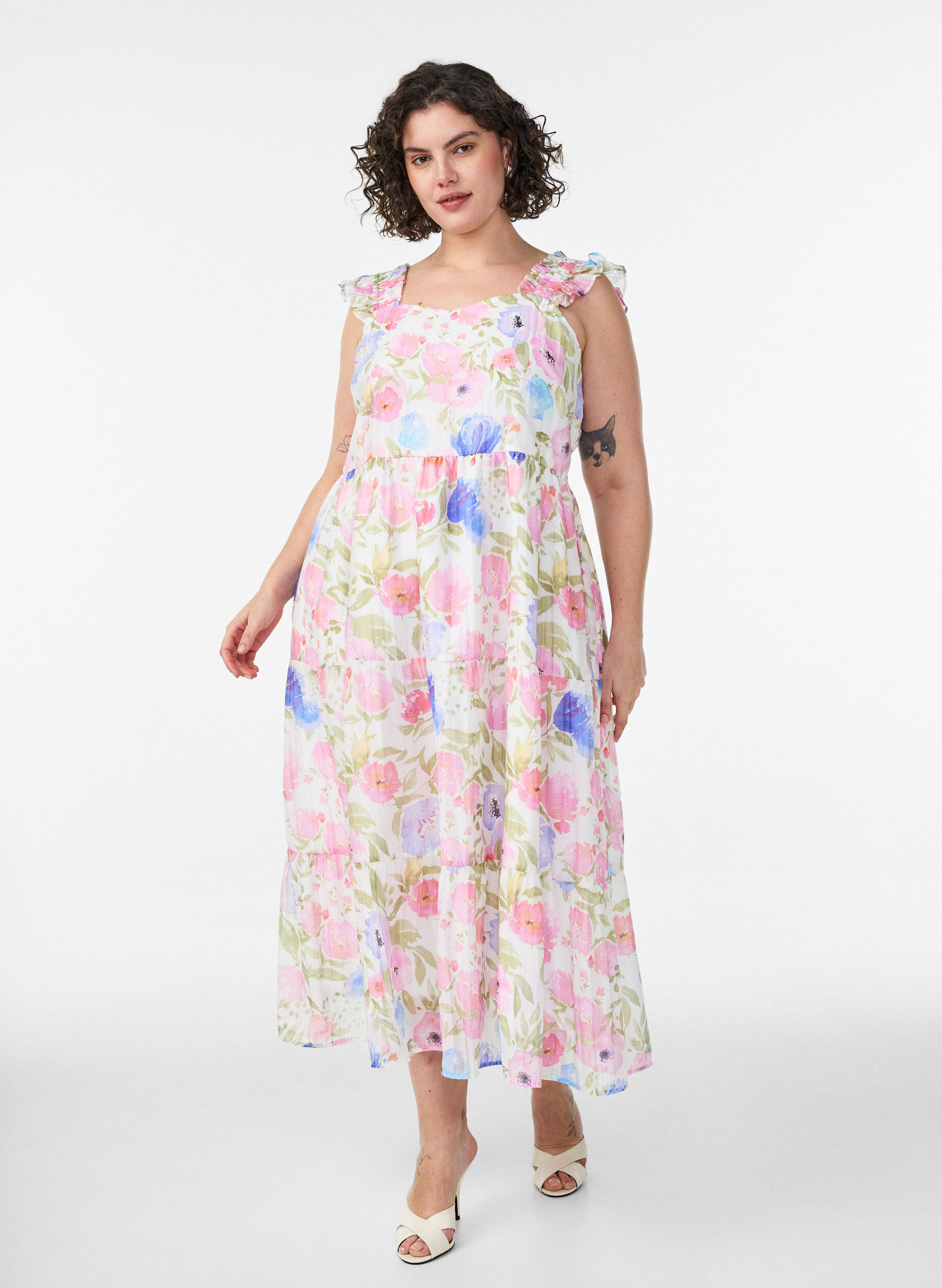 Zizzifashion Long floral dress in lyocell with ruffles, White, Model image number 0