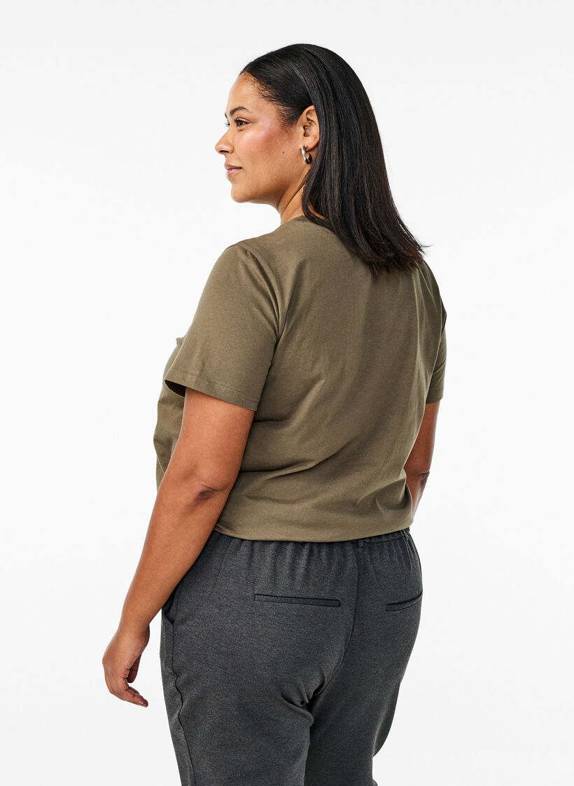 Basic cotton T-shirt with round neck, Green, Model image number 2
