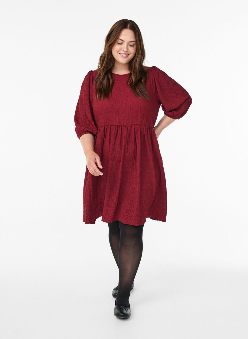 Short dress with texture and 3/4 sleeves, Dark Bordeaux, Model image number 1