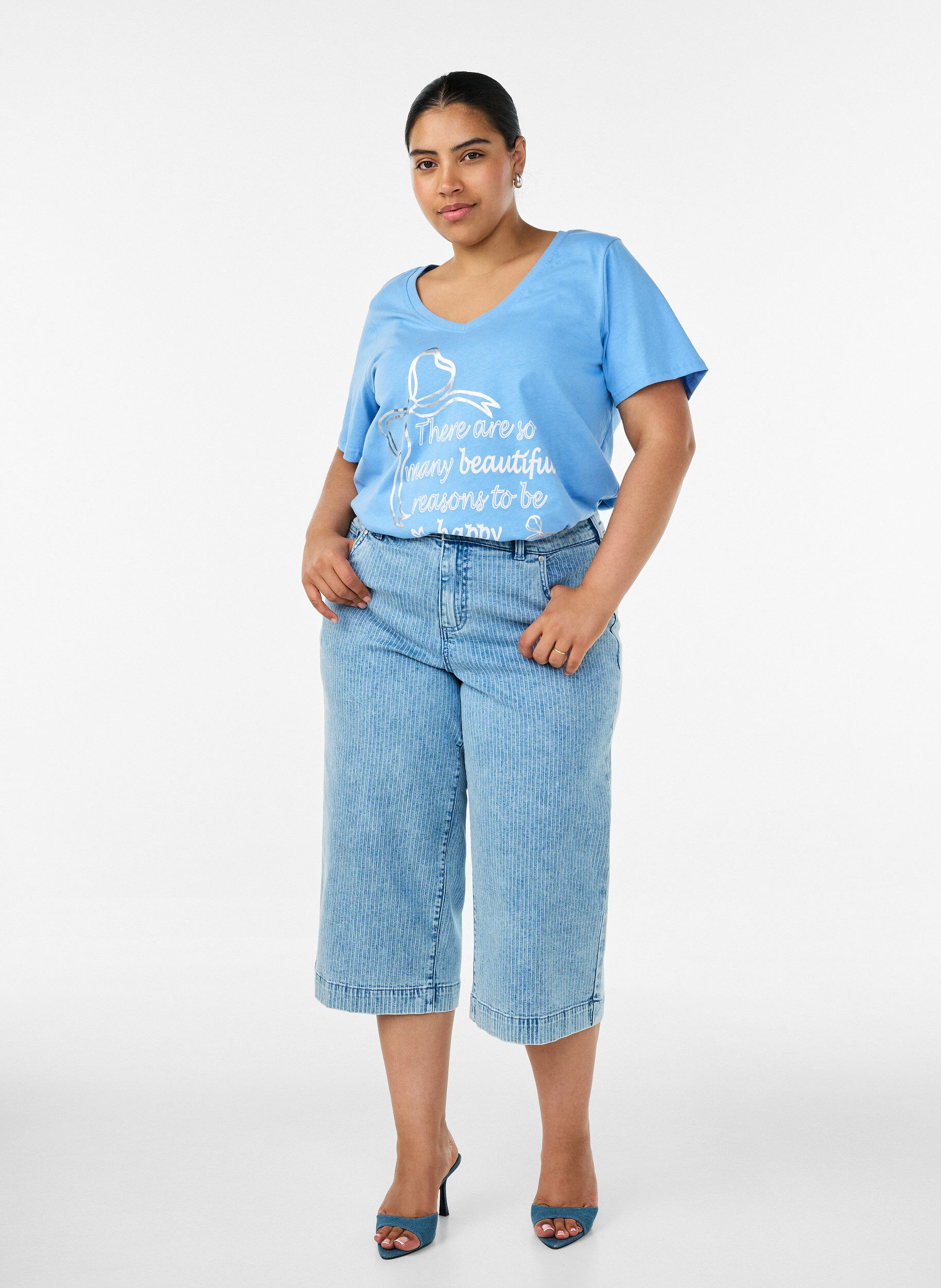Zizzifashion Cotton T-shirt with V-neck and front print, Light Blue, Model image number 1