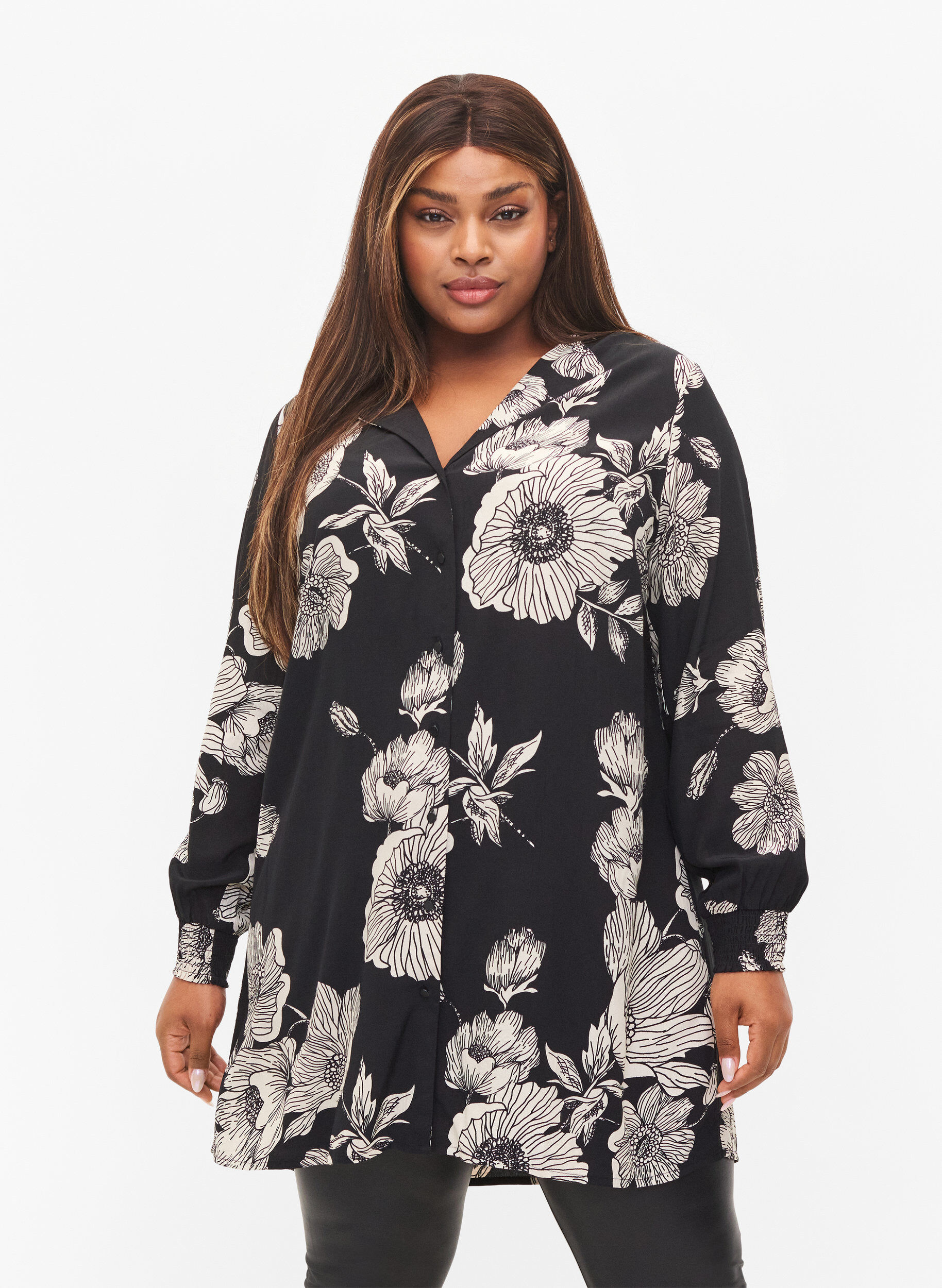 Zizzifashion Long floral viscose shirt, Black White AOP, Model image number 0
