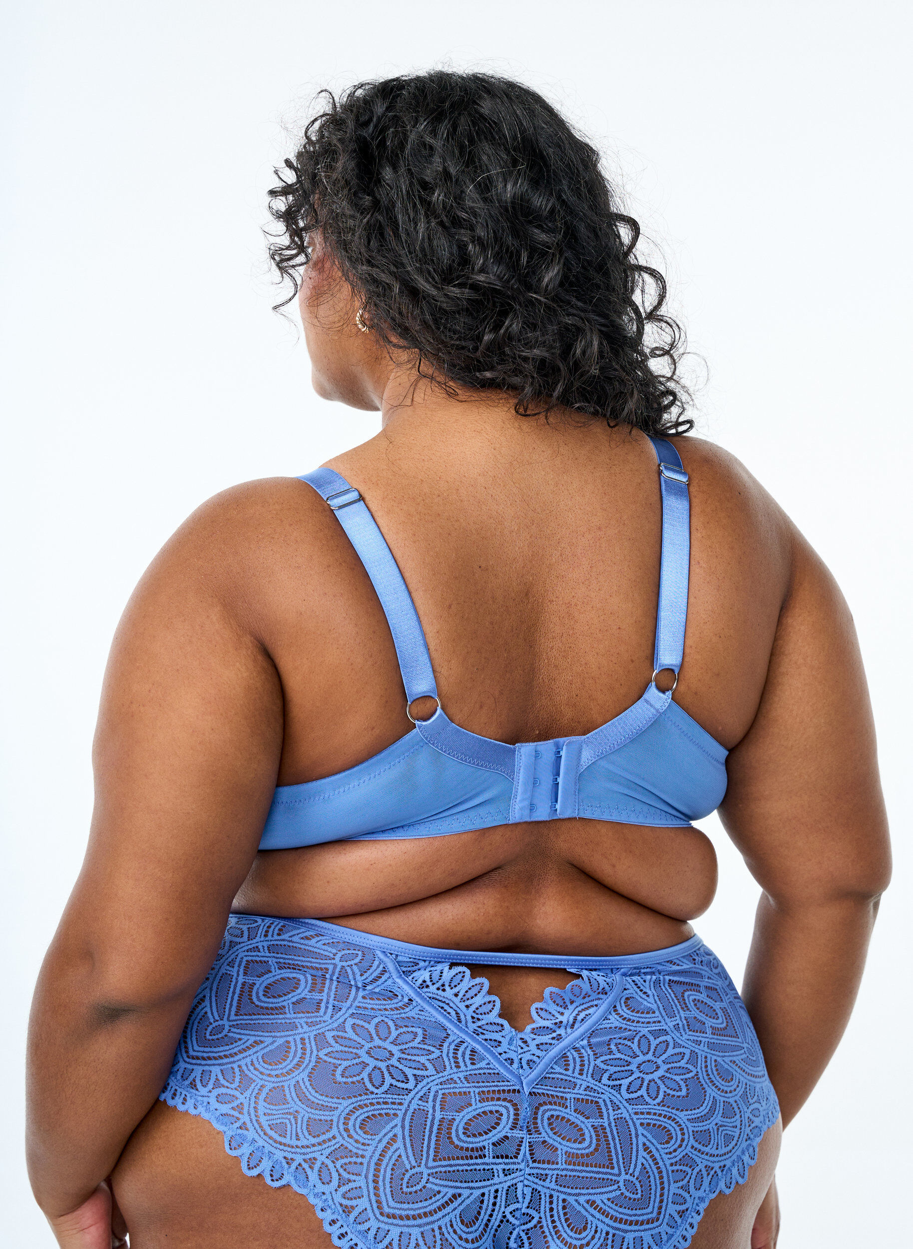 Zizzifashion Full coverage underwired lace bra, Blue, Model image number 2