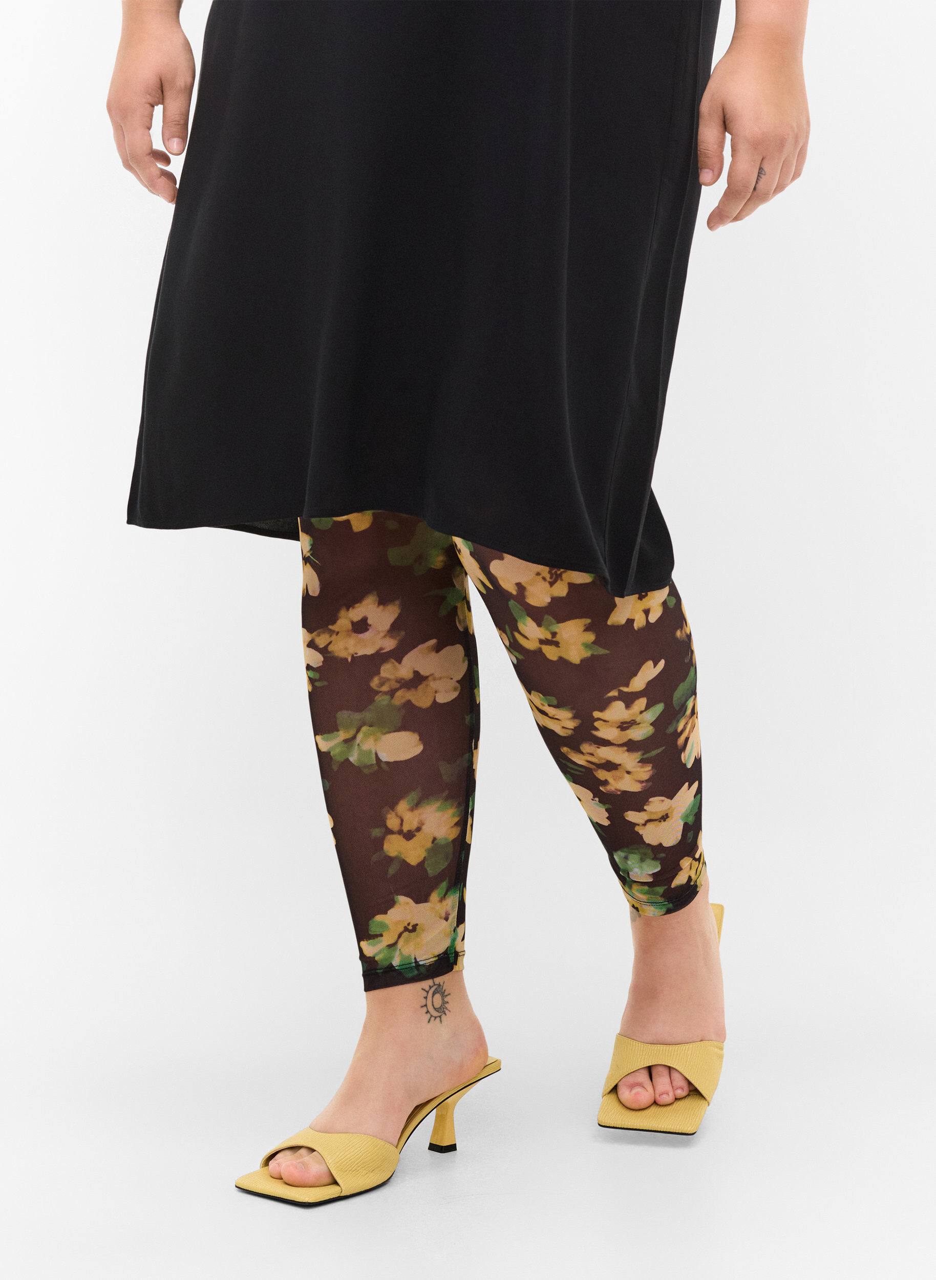 Zizzifashion Mesh leggings with floral print, Yellow Green AOP, Model image number 2