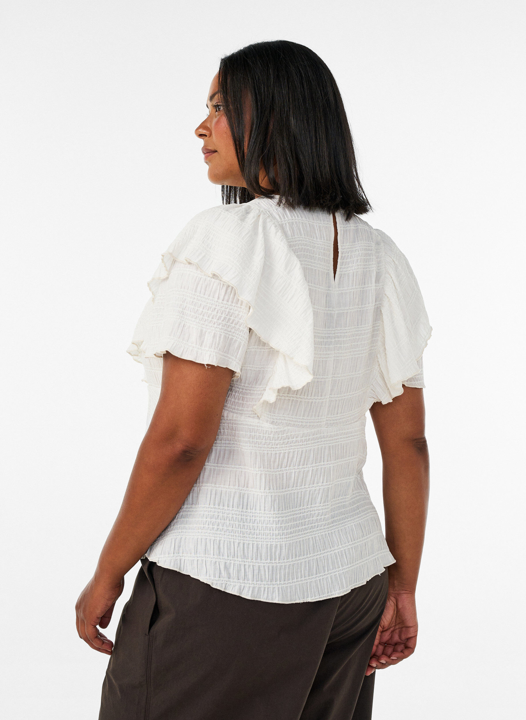 ZizzifashionBlouse with smocked texture and ruffle sleeves, Vanilla, Model image number 2