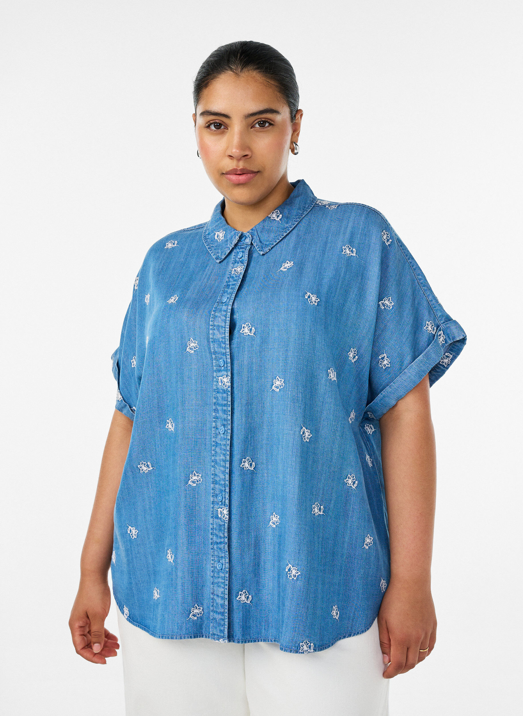 Zizzifashion Denim-look lyocell shirt with floral embroidery, Light Blue, Model image number 0