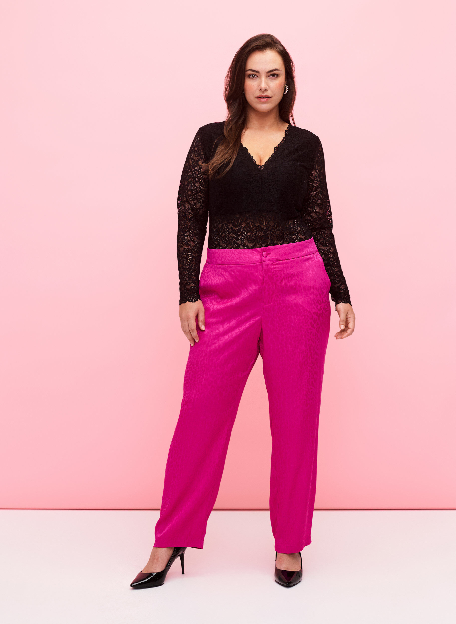 Zizzifashion Long-sleeved lace bodystocking with v-neck, Black, Model image number 2