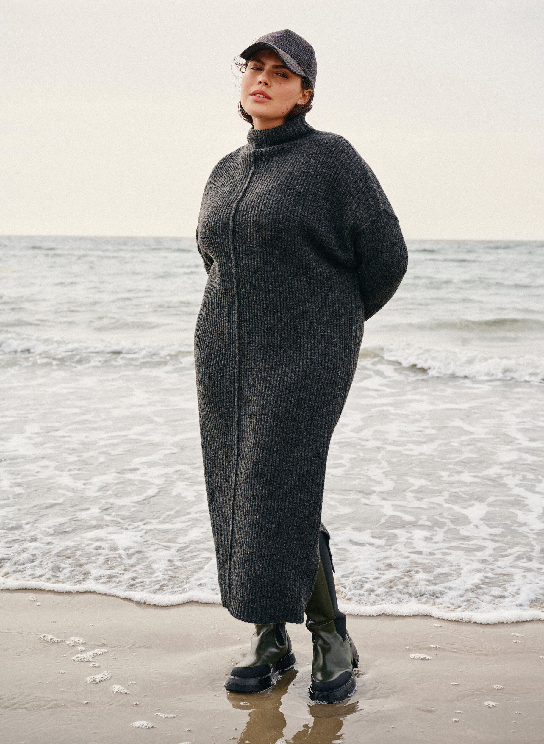 ZizzifashionLong oversized knitted dress with slit, Dark Grey, Image image number 1