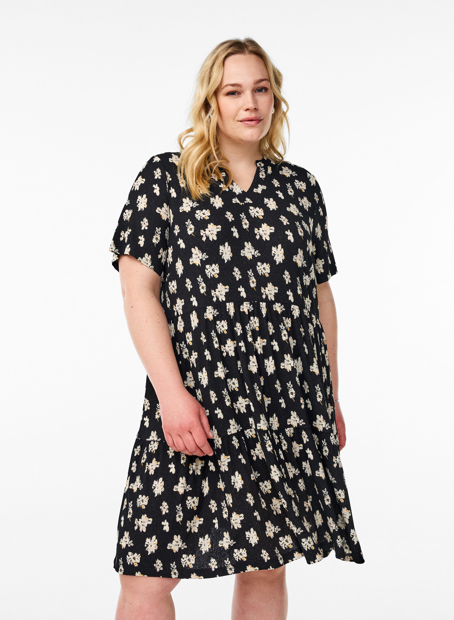 Patterned dress with panels, Black, Model