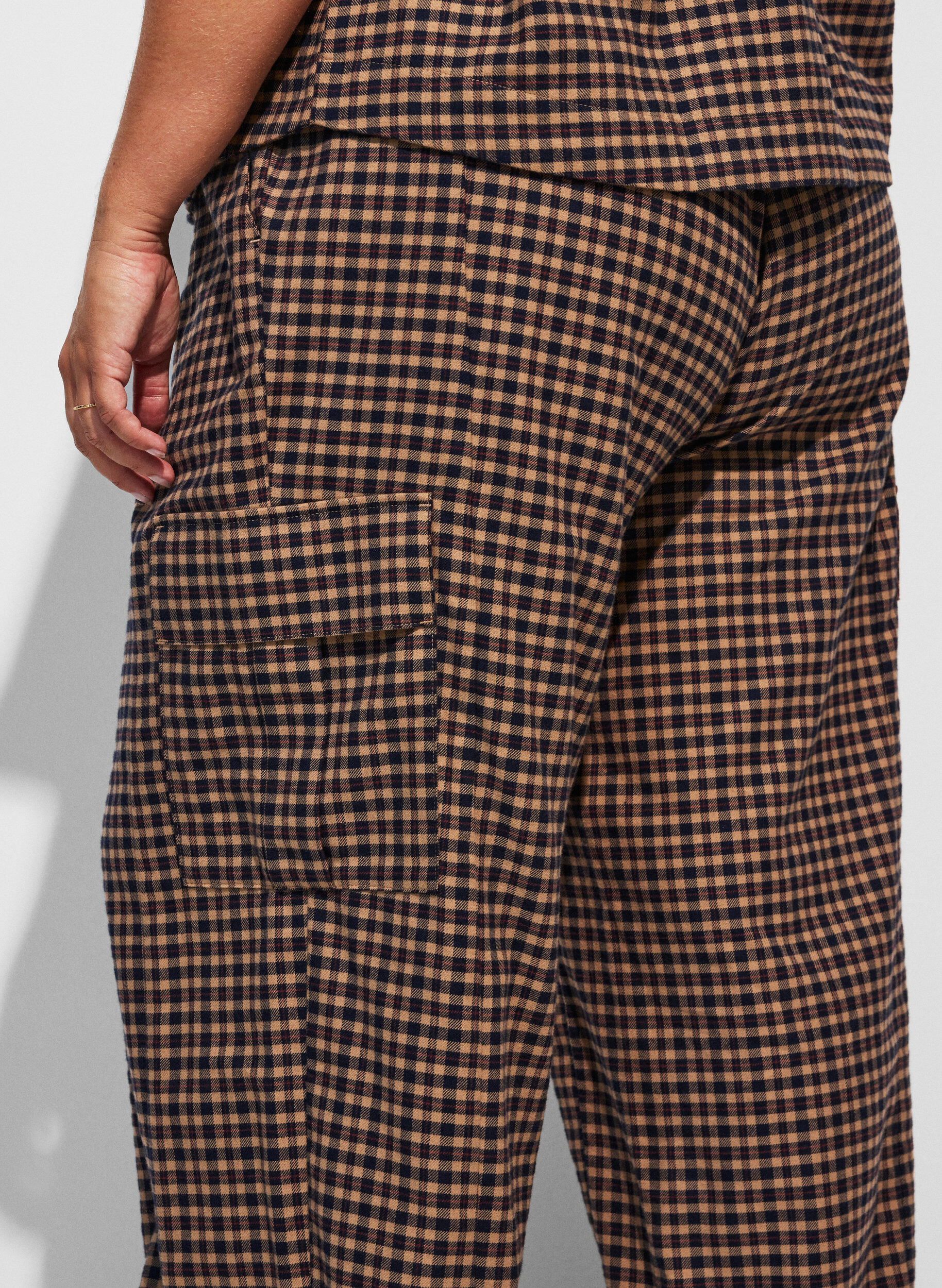 ZizzifashionChecked cotton cargo trousers, Brown, Model image number 4