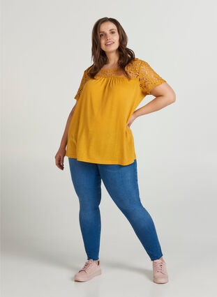 T-shirt with lace, Mineral Yellow, Model image number 2