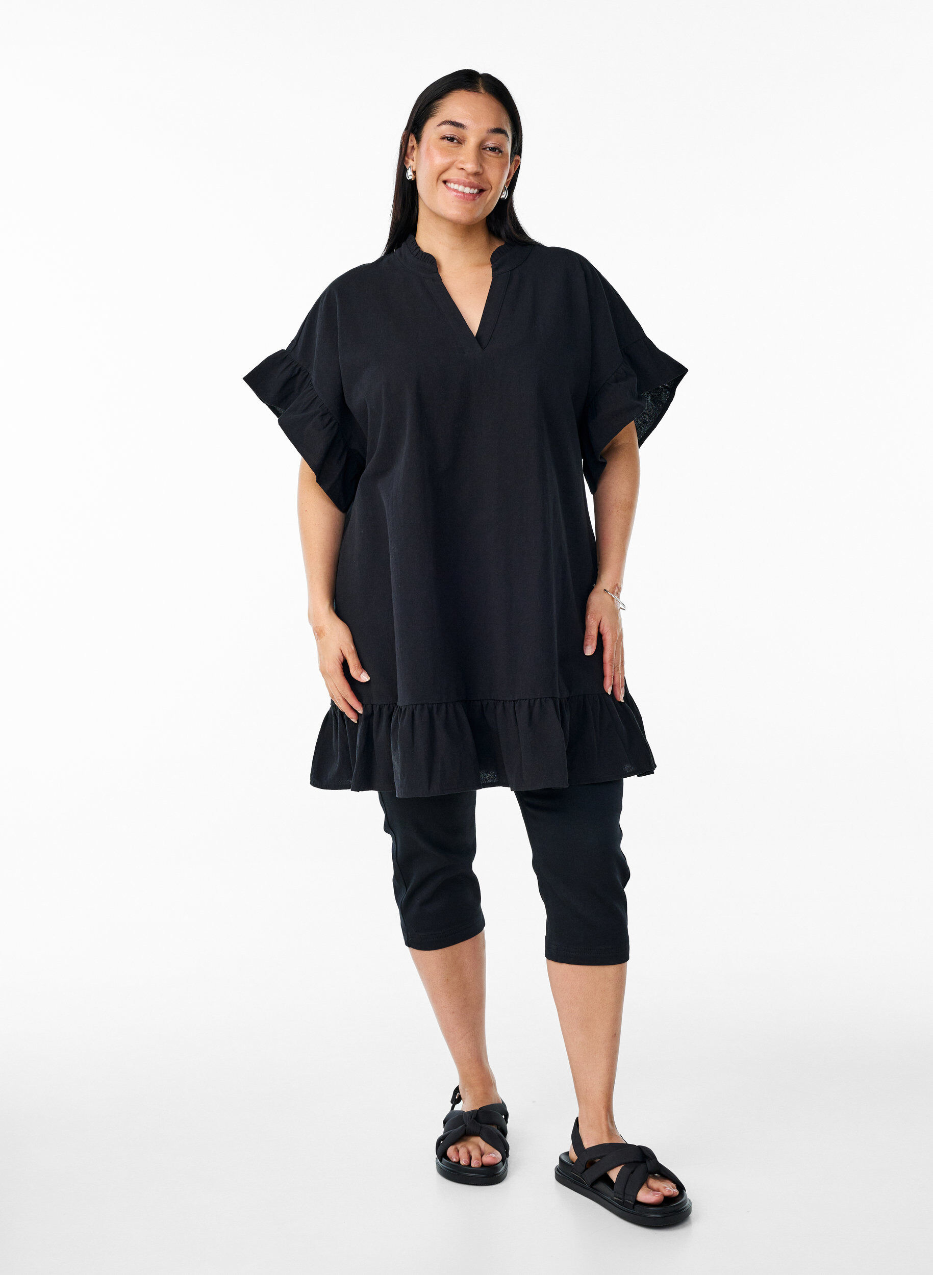 Zizzifashion Tunic with V-neck and ruffle details, Black, Model image number 1