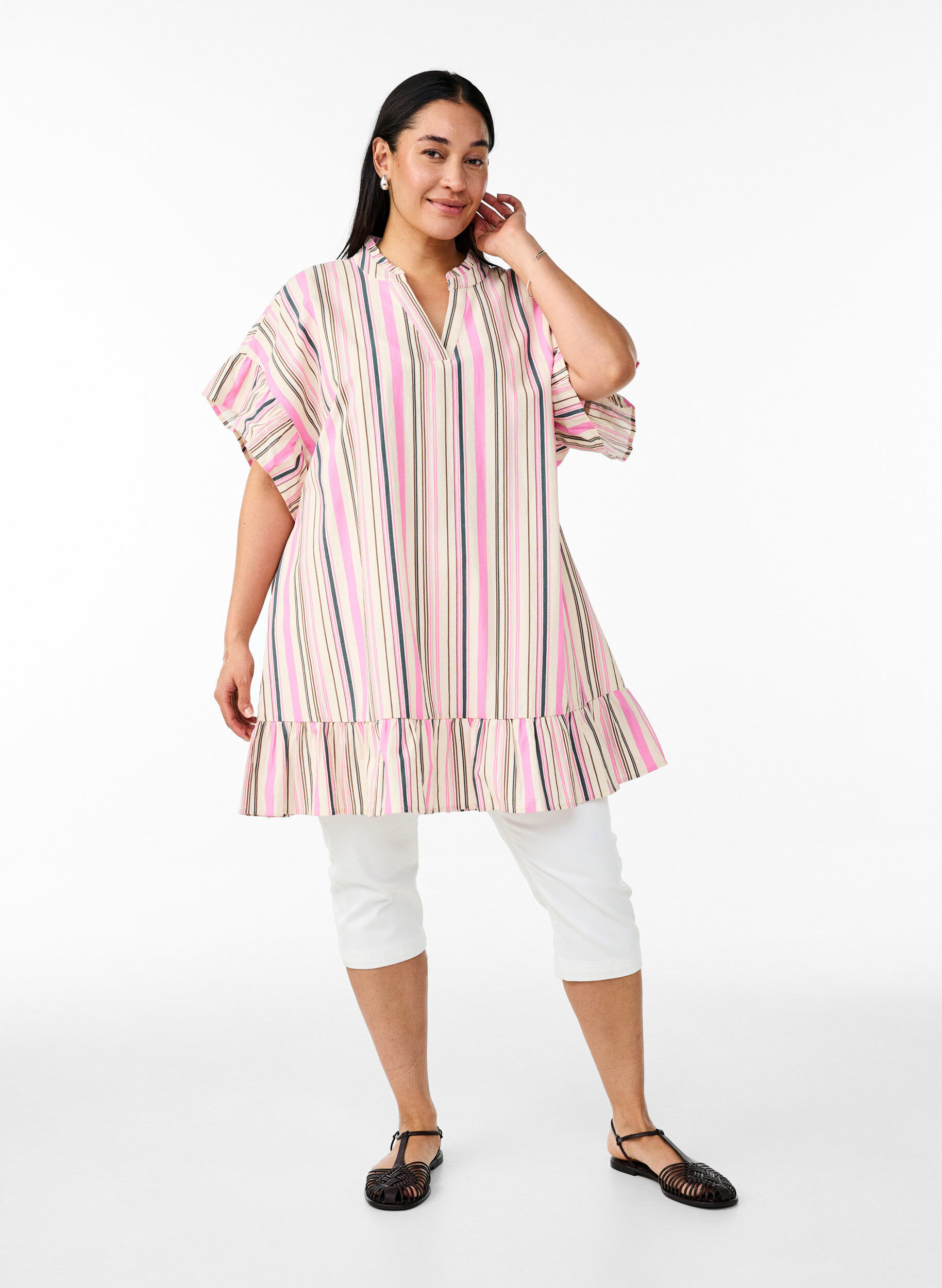 Zizzifashion Tunic with V-neck and ruffle details, Vanilla, Model image number 1