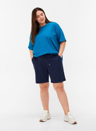 Plain-coloured shorts with pockets, Navy Blazer, Model image number 3