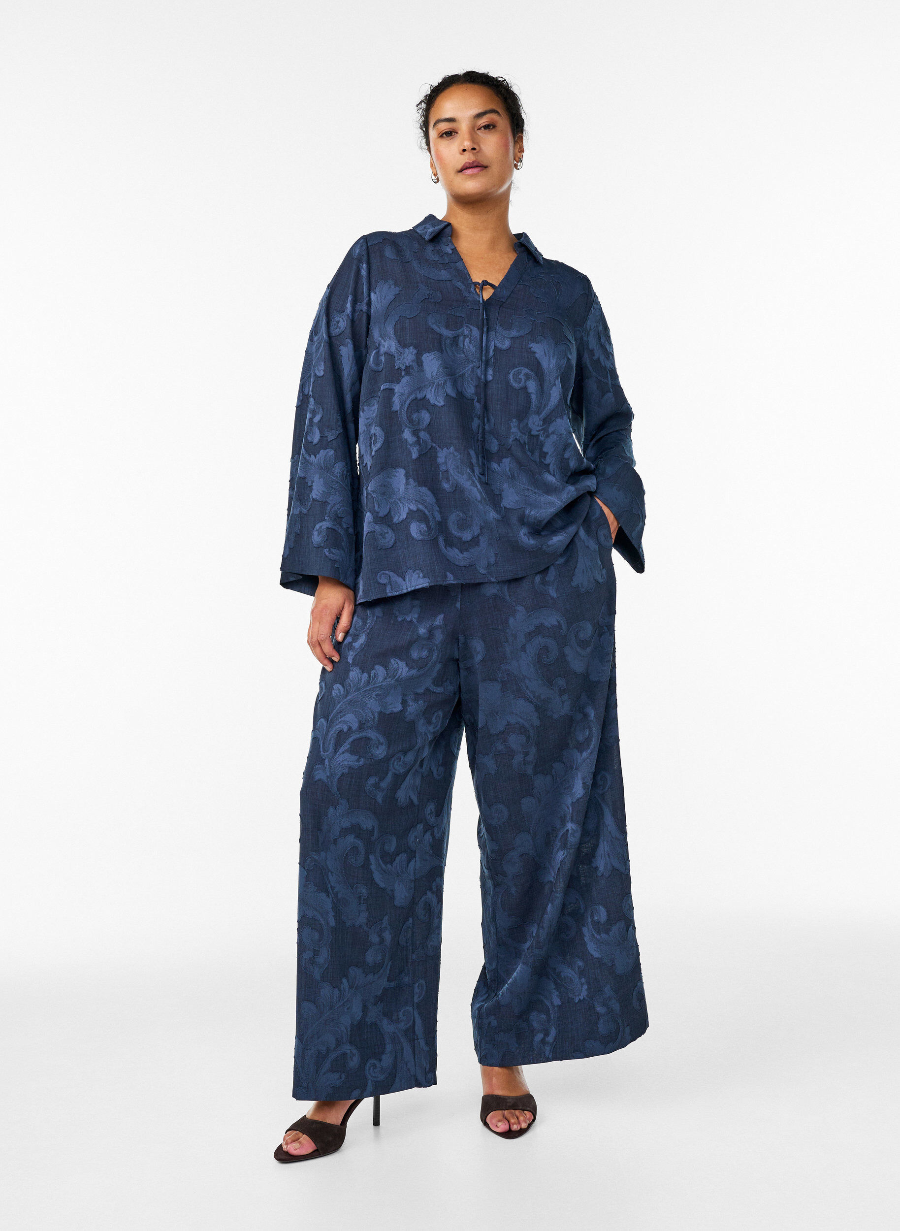Zizzifashion Loose trousers with a textured tone-on-tone pattern, Blue, Model image number 0
