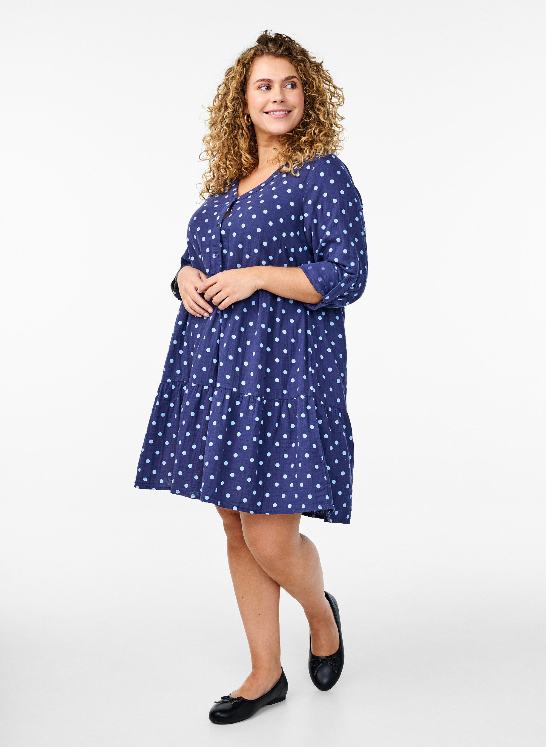Zizzifashion Short cotton muslin dress with polka dots, Blue, Model image number 1