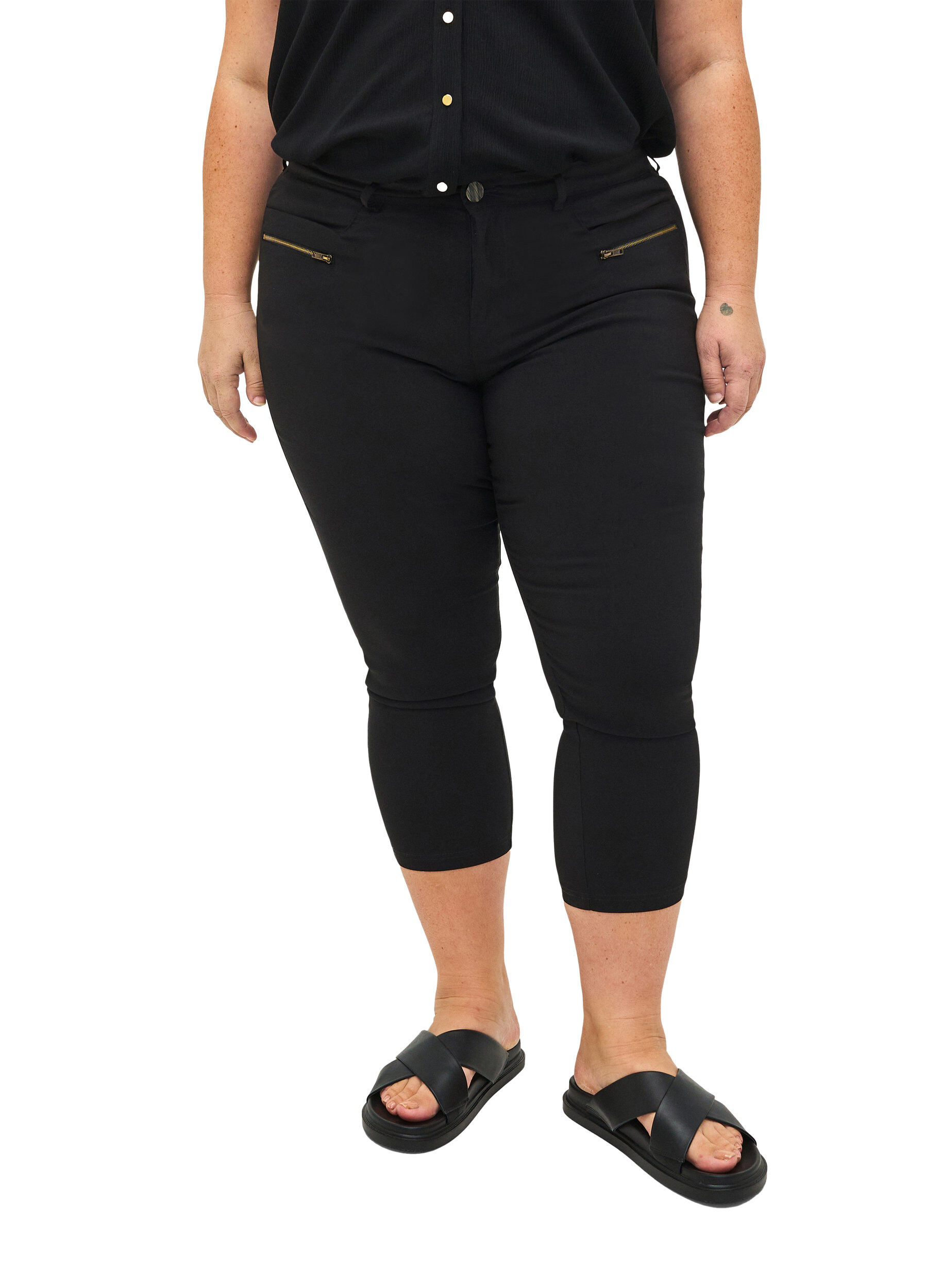 Zizzifashion Close-fitting capri trousers in viscose blend, Black, Model image number 2