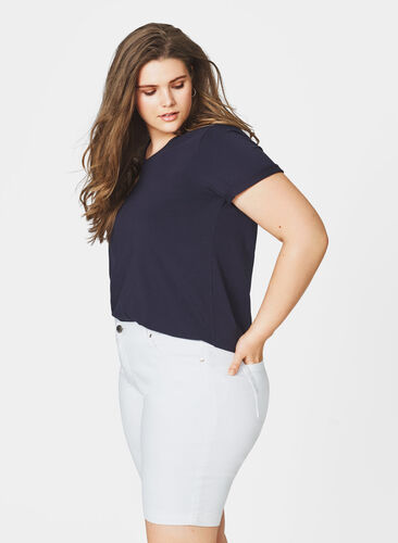 Slim fit Emily short with a regular waist, Bright White, Model image number 1