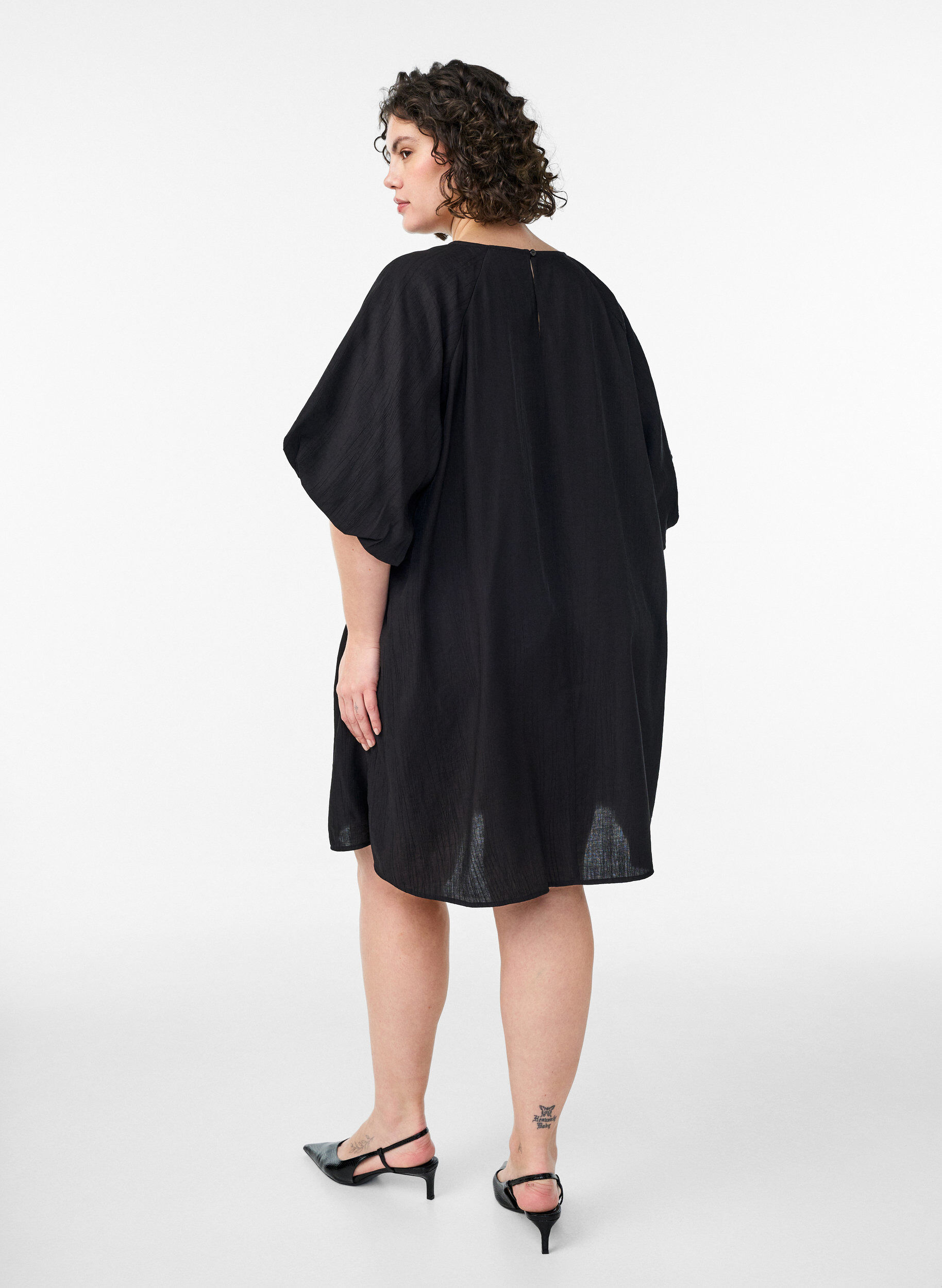 Zizzifashion Short viscose dress with balloon sleeves, Black, Model image number 2