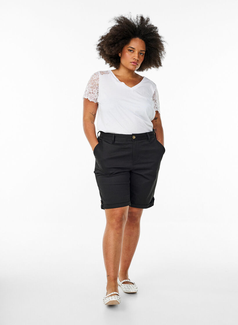 Chino shorts with pockets, Black, Model image number 1